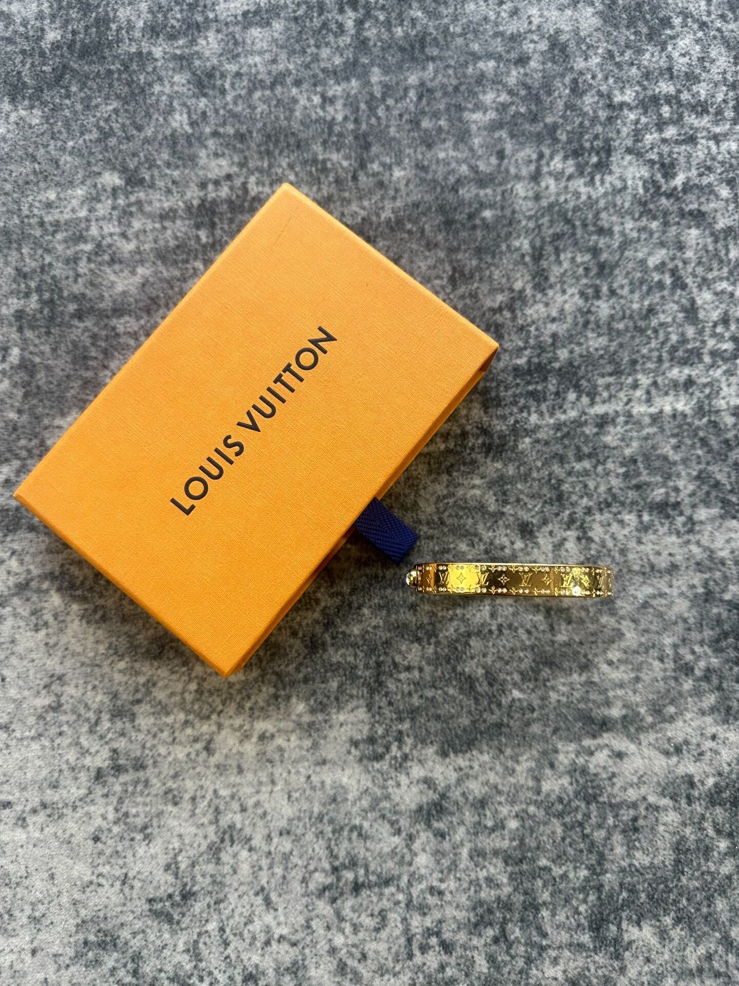 Louis Vuitton louis vuitton gold crystal engraved bracelet Size ONE SIZE - 1 Thumbnail
