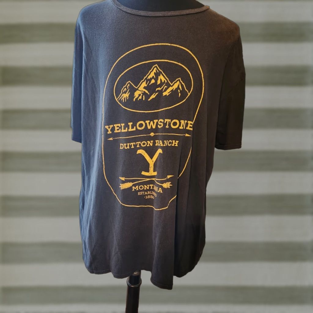 Vintage Paramount Yellowstone Dutton Ranch Montana T-Shirt 2XL Black Coffee/Yellow Logo Graphic Print Men Regular Short Sleeve Round Neck T-Shirt Size US XXL / EU 58 / 5 - 1 Thumbnail