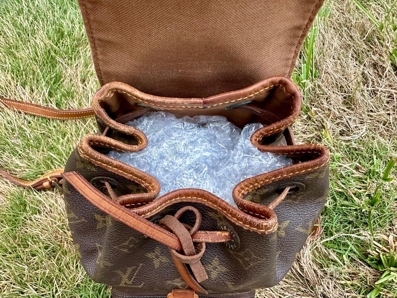 Louis Vuitton Authentic Louis Vuitton Monogram Canvas Montsouris Mini Bag Size ONE SIZE - 7 Thumbnail
