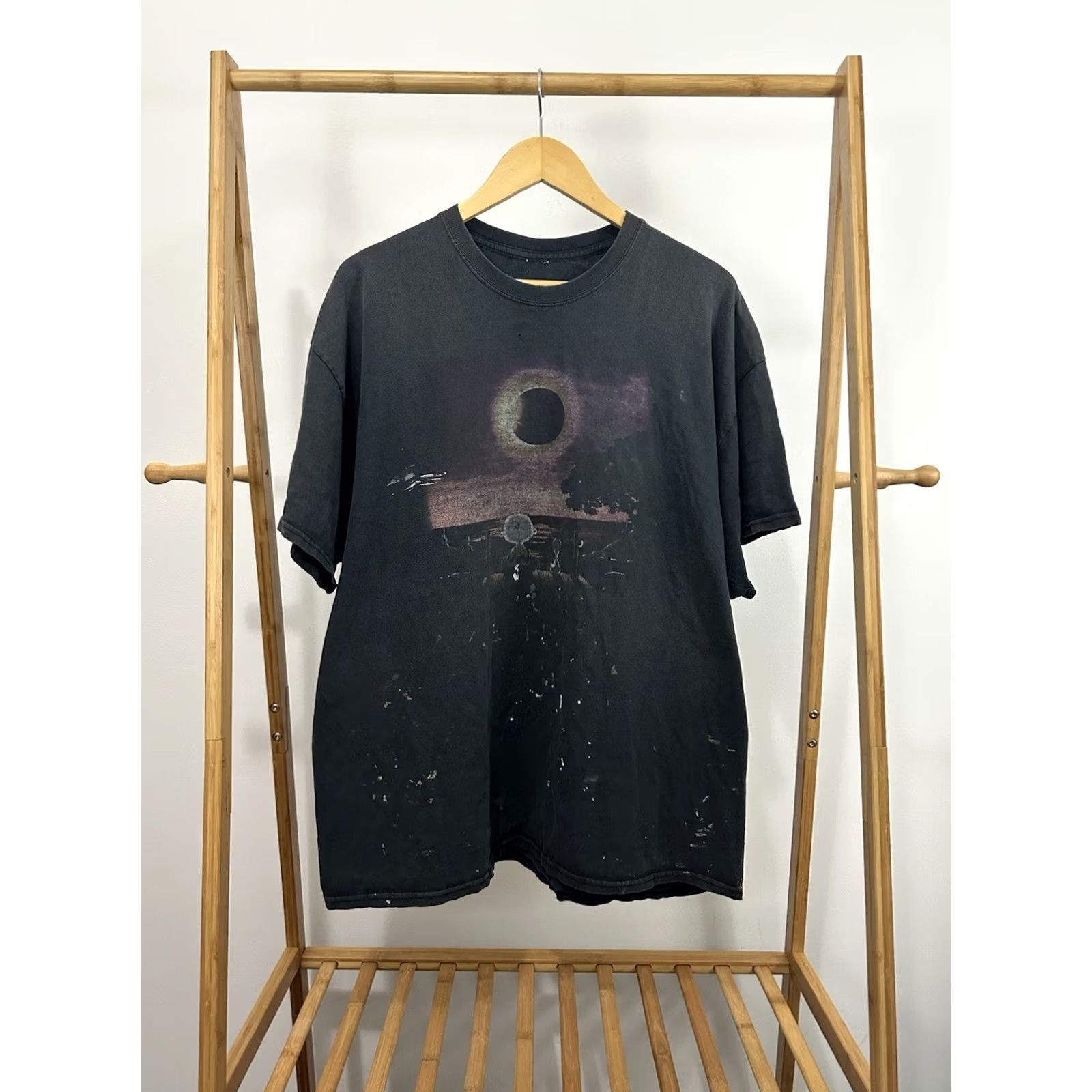 Vintage VTG Snoopy Sunset Gradient Worn T-Shirt 2XL Black Mens Shirt Grunge Distressed 90s Fashion Size US XXL / EU 58 / 5 - 2 Thumbnail