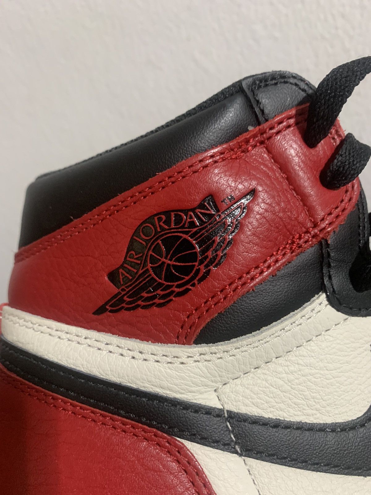 Jordan Brand × Nike AIR JORDAN 1 Retro High OG Bred Size US 10.5 / EU 43-44 - 12 Thumbnail