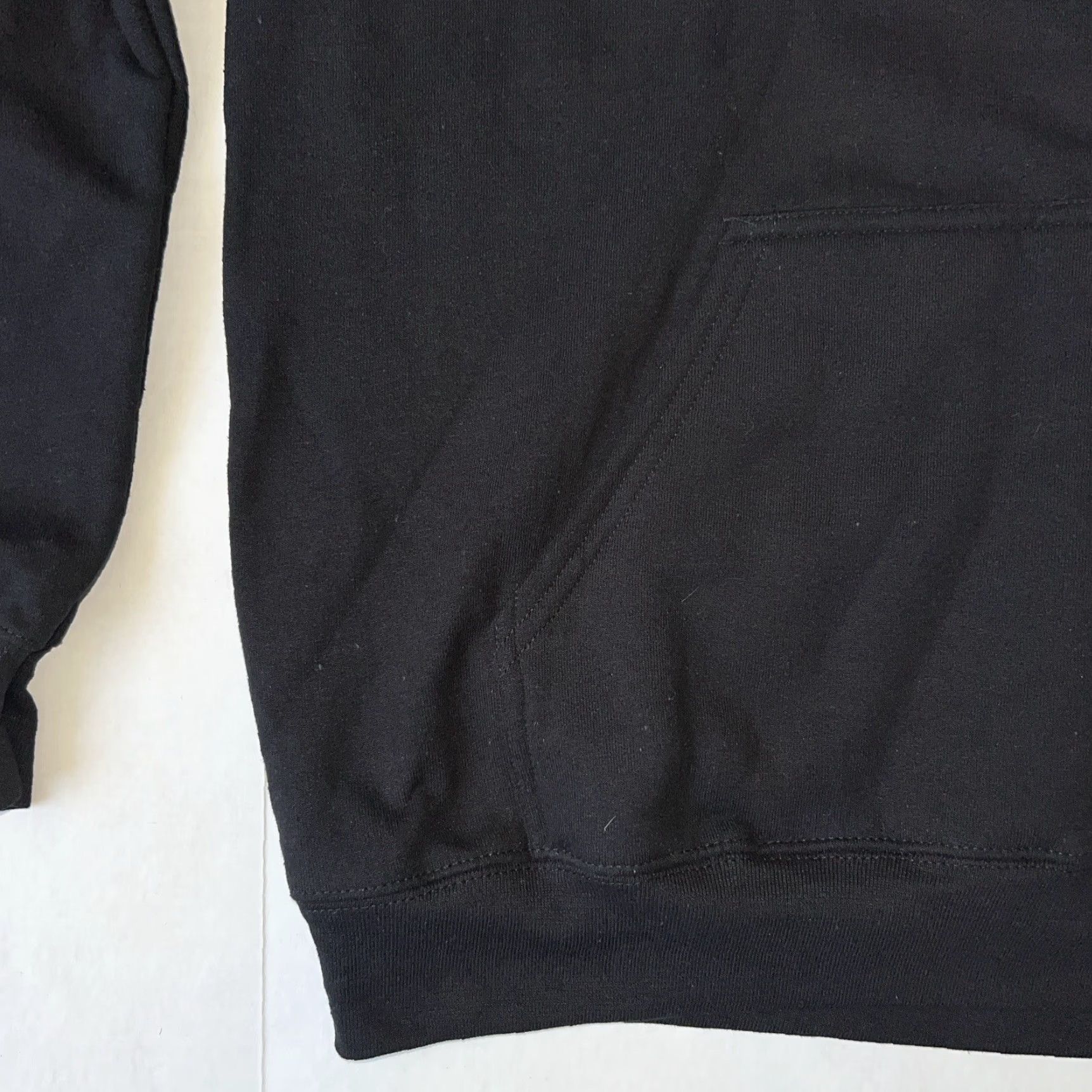 Gildan A&M Records Logo Sweatshirt Hooded Graphic Print Medium Black New Mens Hoodie Crew Neck Pockets Long Sleeve Cotton Knit Gildan Heavy Blend Size US M / EU 48-50 / 2 - 4 Thumbnail