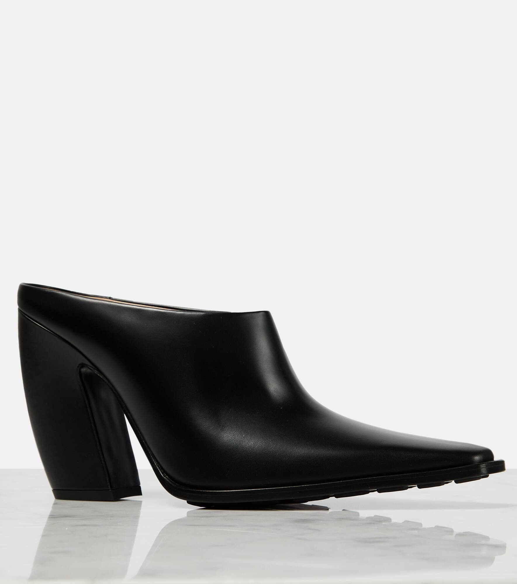 Bottega Veneta o1y0725 Leather Mules in Black Size US 10 / IT 40 - 1 Thumbnail