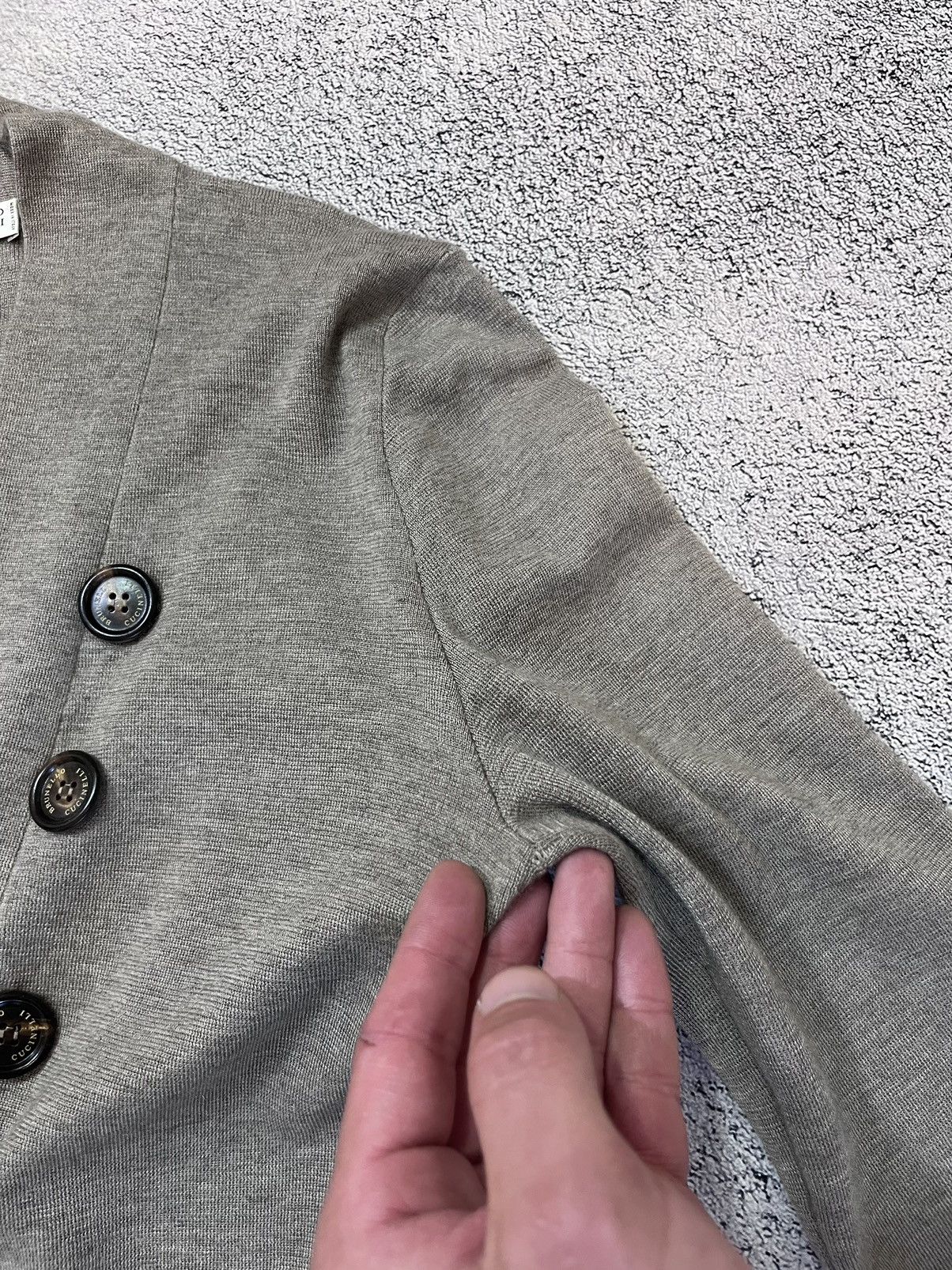 Brunello Cucinelli Brunello Cucinelli Beige Cardigan Cashmere Silk M/L Italy Size L / US 10 / IT 46 - 18 Thumbnail
