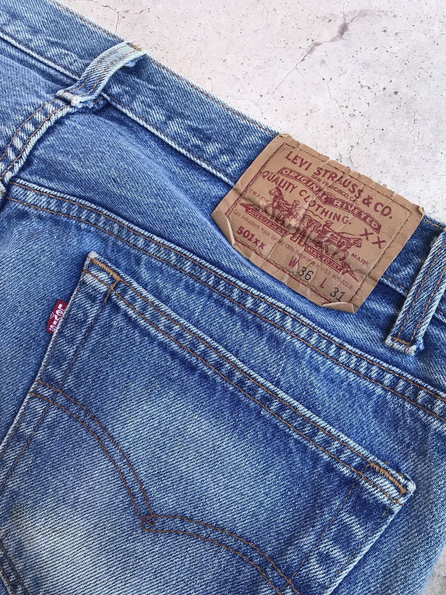Levi's × Vintage Vintage 1992 Levis 501xx lightwash dirty jean W34x27 USA Size US 34 / EU 50 - 9 Thumbnail