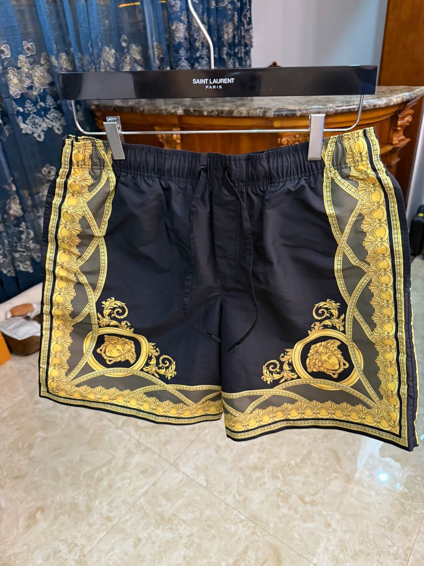 Versace Versace Classic Black & Gold Logo Shorts Size 5 Size US 29 - 1 Thumbnail