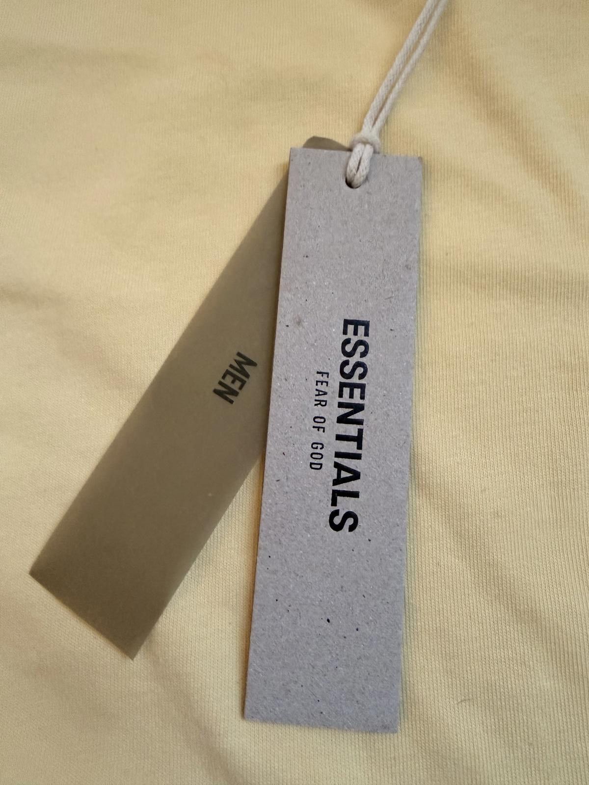 Other Fear of God Essentials Men's T-Shirt Cream Color Size US S / EU 44-46 / 1 - 3 Thumbnail