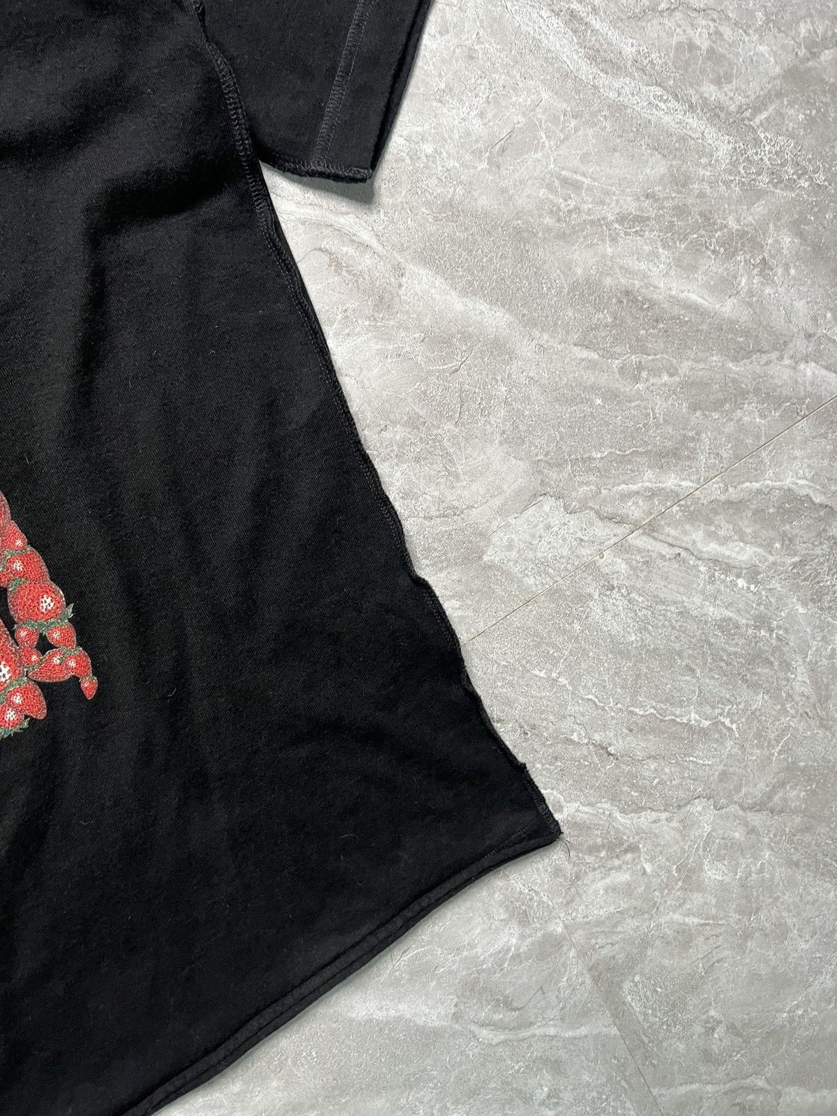 Undercover Undercover S/S 05 But Beautiful Strawberry Anatomy Tee Size US L / EU 52-54 / 3 - 6 Thumbnail