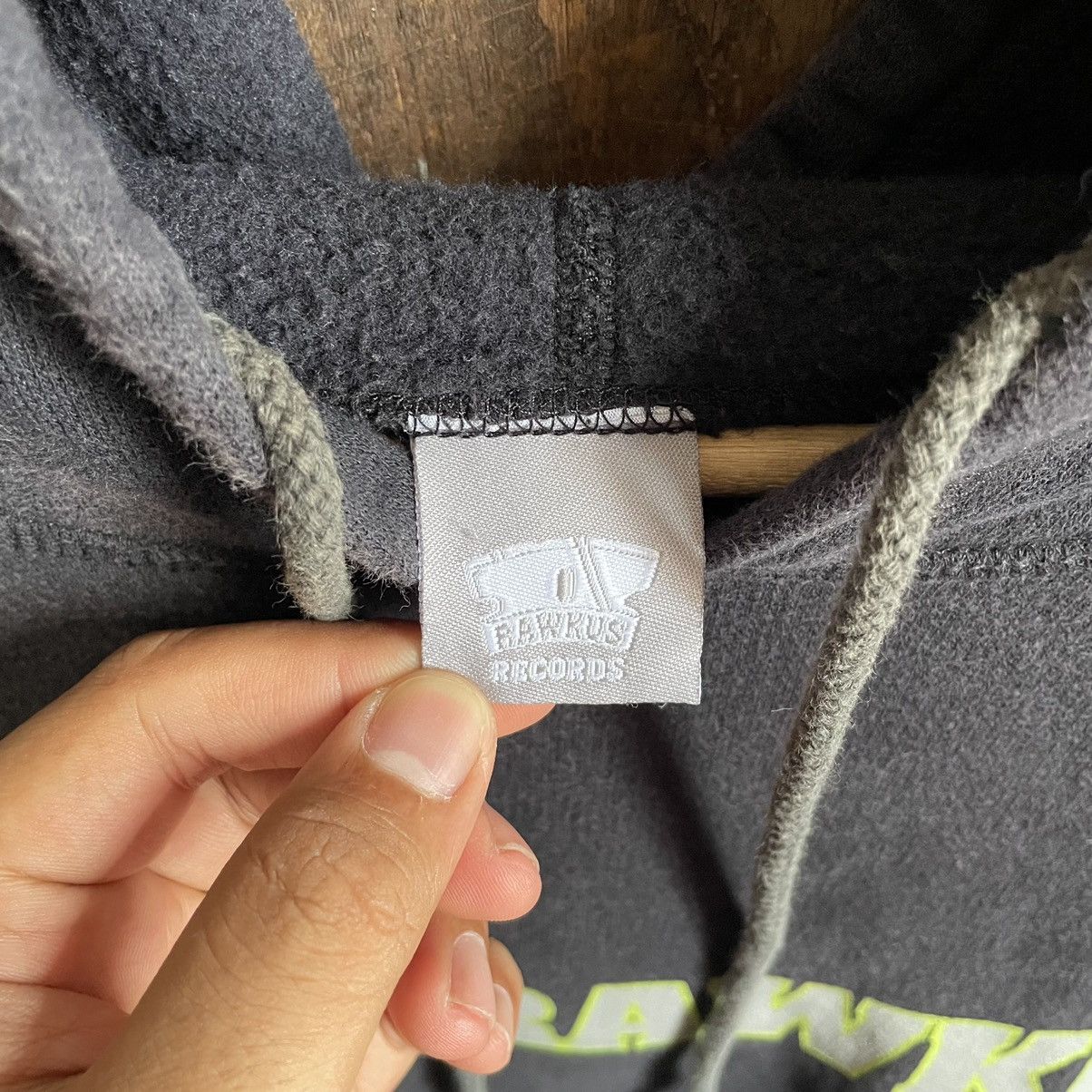 Vintage Vintage Faded Rawkus Record Hoodie Size US XL / EU 56 / 4 - 4 Thumbnail