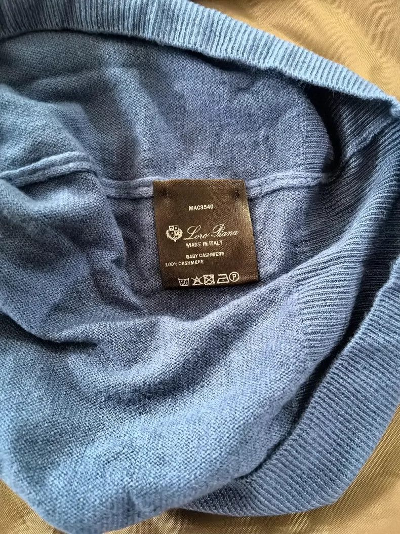 Loro Piana LORO PIANA Knitted V-neck men's knitwear Size US L / EU 52-54 / 3 - 4 Thumbnail