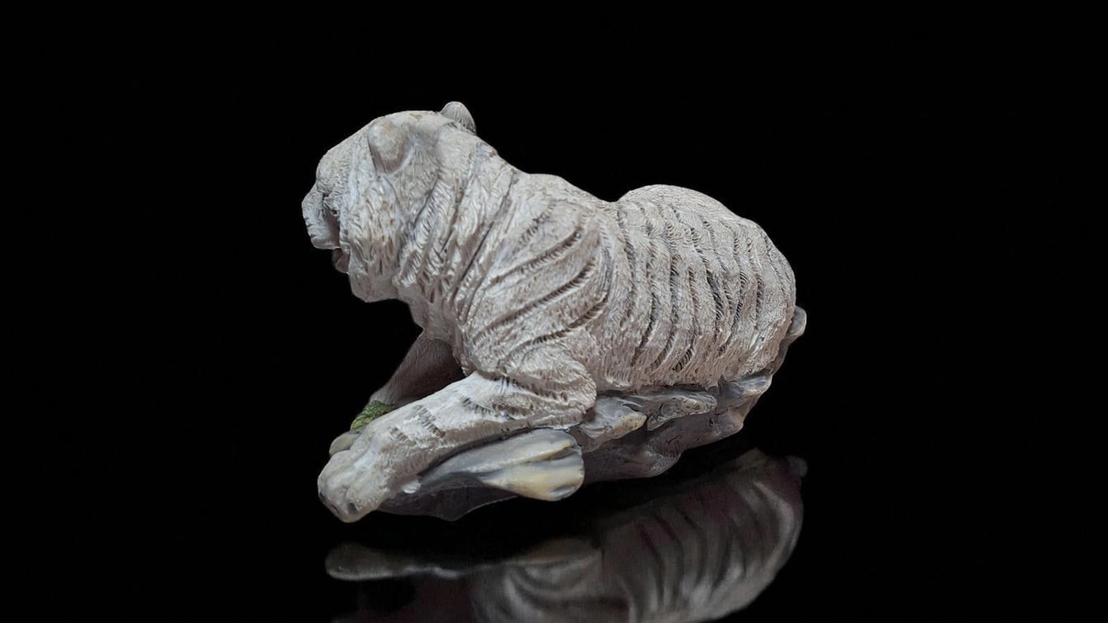 Designer Majestic White Tiger Figurine Size ONE SIZE - 4 Thumbnail