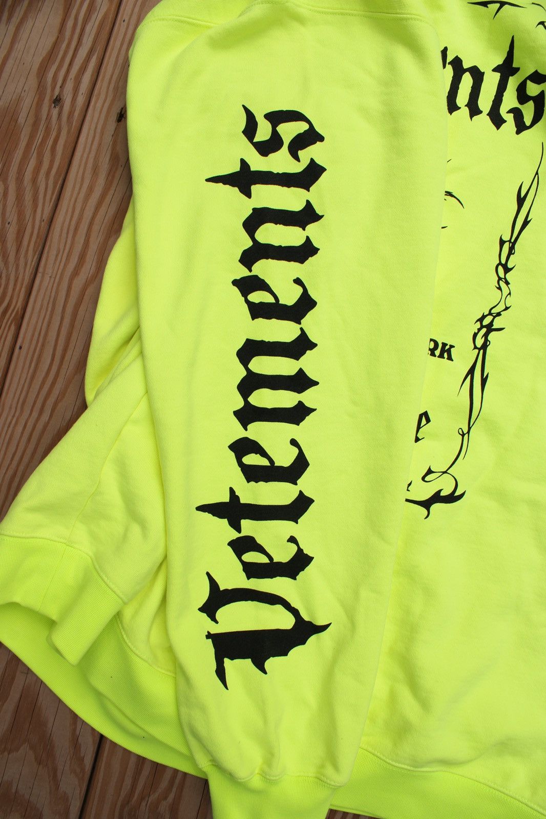Vetements M Vetements CITY METAL yellow LOGO oversized hoodie Size US M / EU 48-50 / 2 - 6 Thumbnail