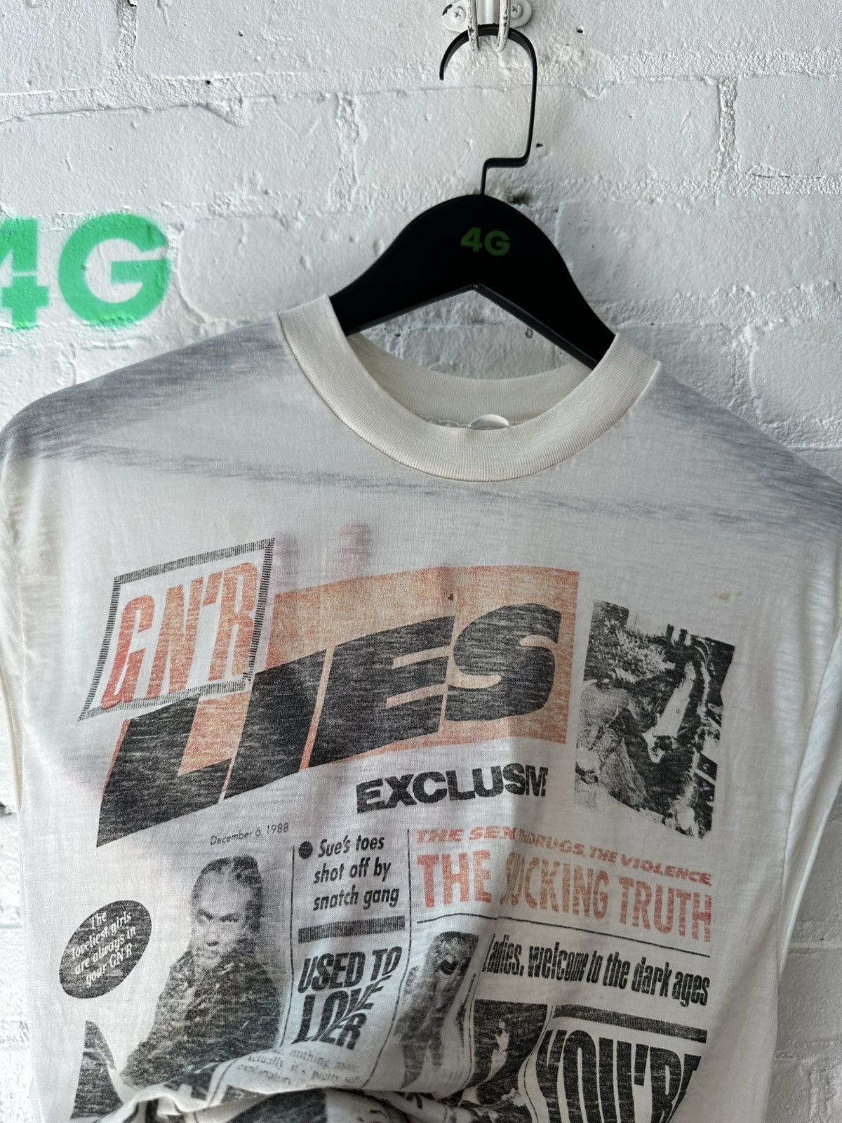 Band Tees Paper thin Guns n Roses Sleeveless Tee Size US L / EU 52-54 / 3 - 3 Thumbnail