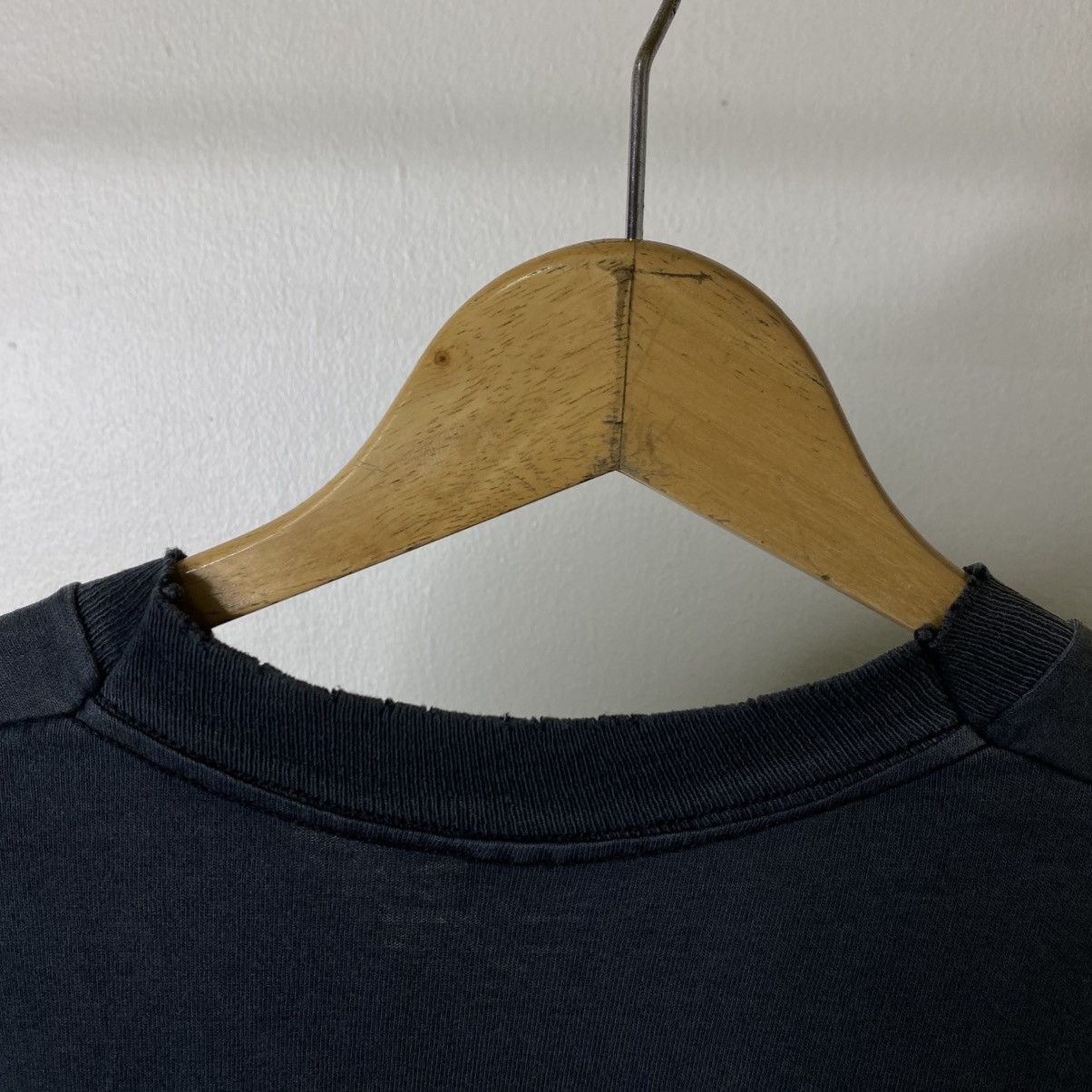Vintage Vintage 90s Go And Back Sunfaded Black T Shirt Size US L / EU 52-54 / 3 - 9 Thumbnail