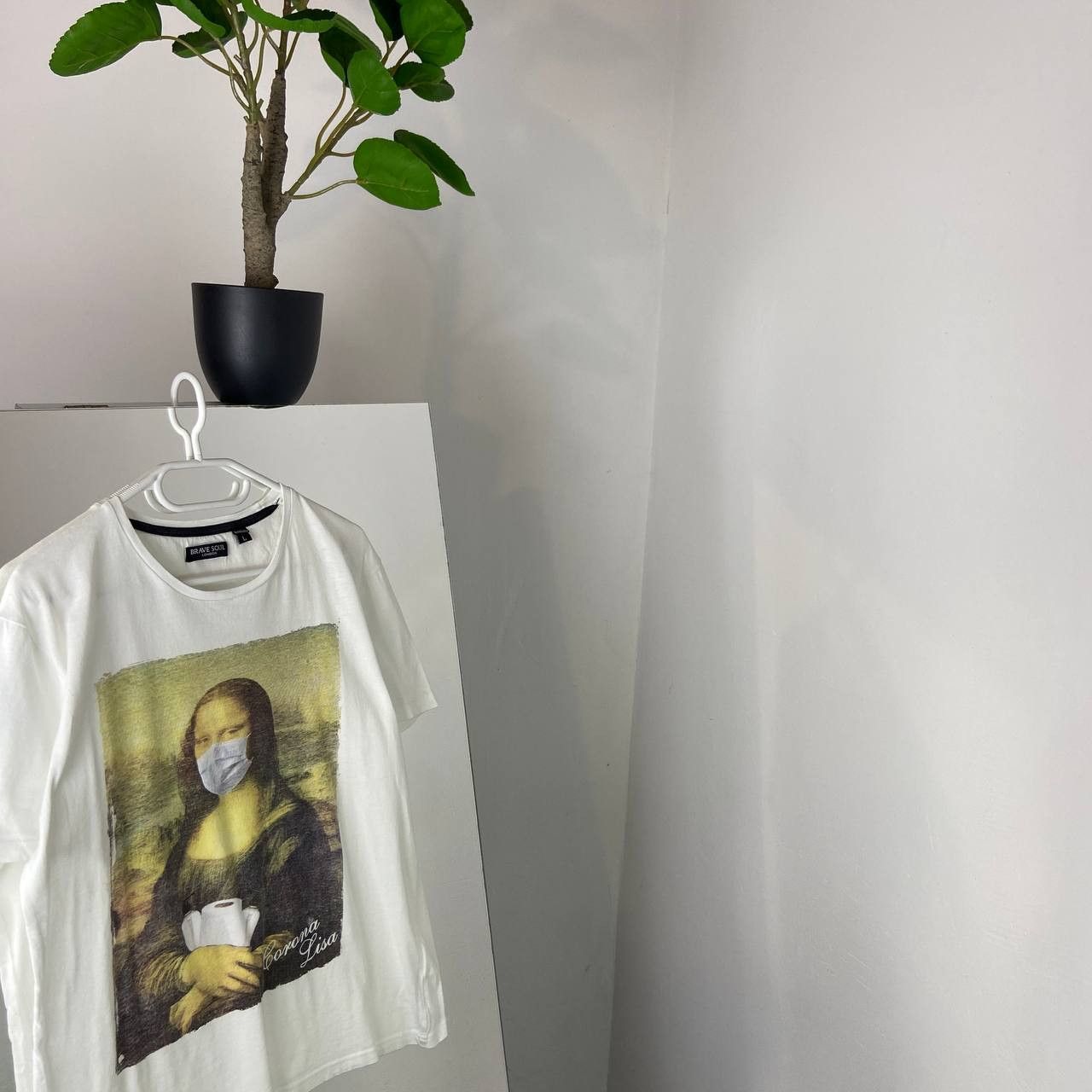 Vintage Mono Corona Lisa Vintage Humor Art T-Shirt Size US L / EU 52-54 / 3 - 1 Thumbnail