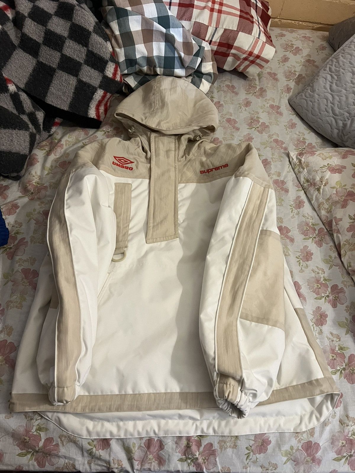 Supreme Supreme x Umbro Hooded Anorak White/Tan SS23 | Grailed