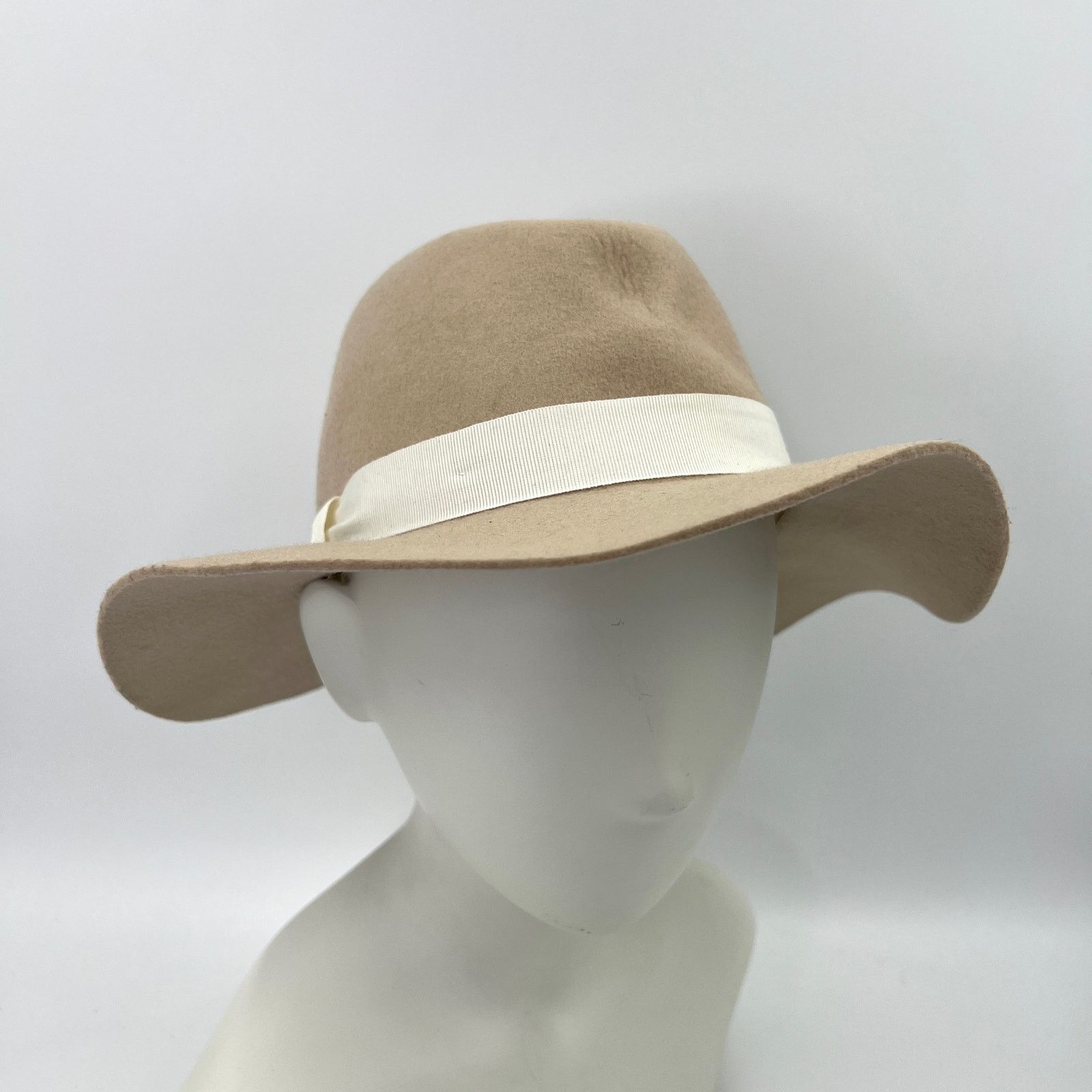 Club Monaco Club Monaco Millennie Wool Hat Ivory Biege Size ONE SIZE - 7 Thumbnail