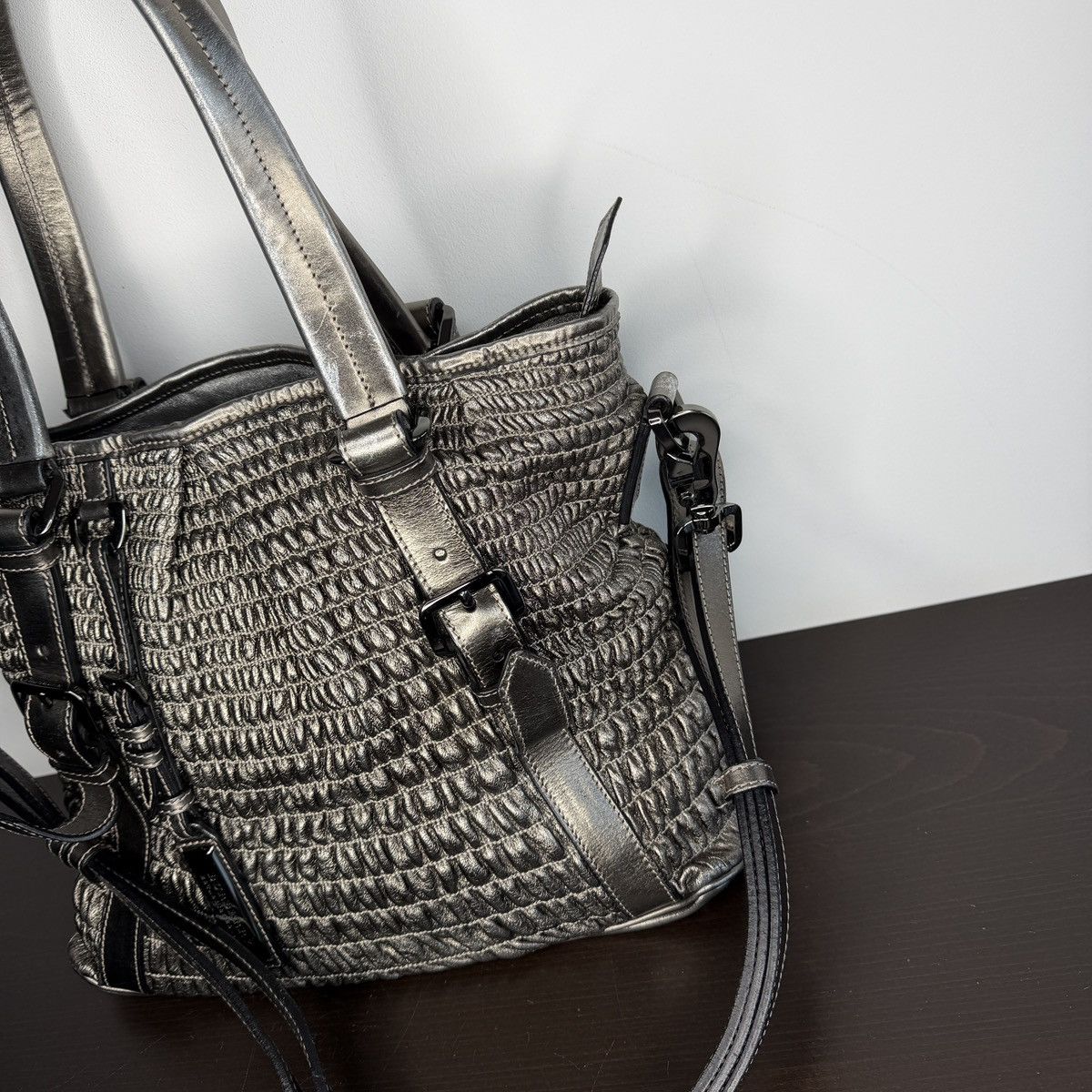 Burberry Burberry Silver Leather Runaway Calf Skin Curvy Bag Size ONE SIZE - 4 Thumbnail