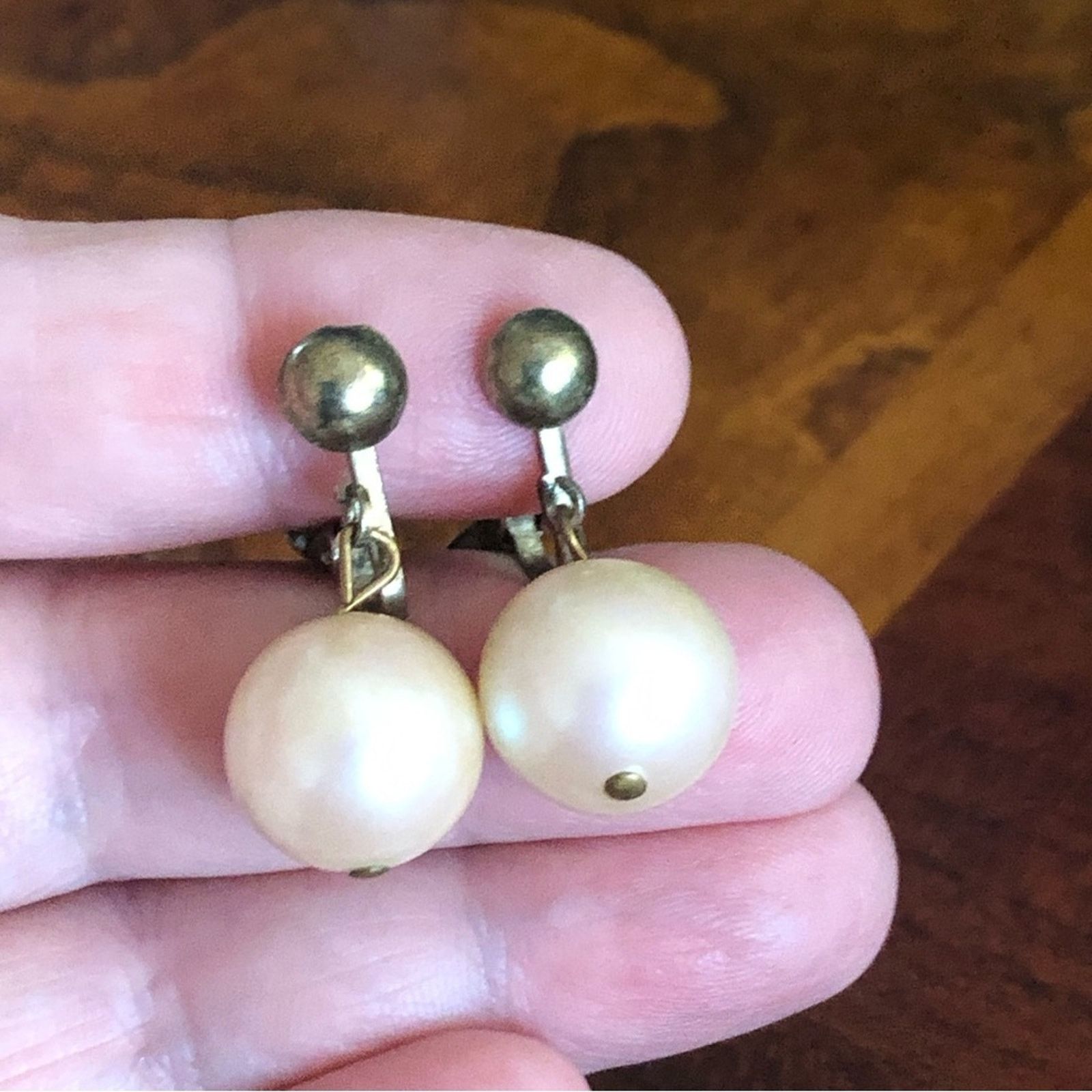 Vintage Vintage creamy glass pearl dangle clip on earrings Size ONE SIZE - 1 Thumbnail