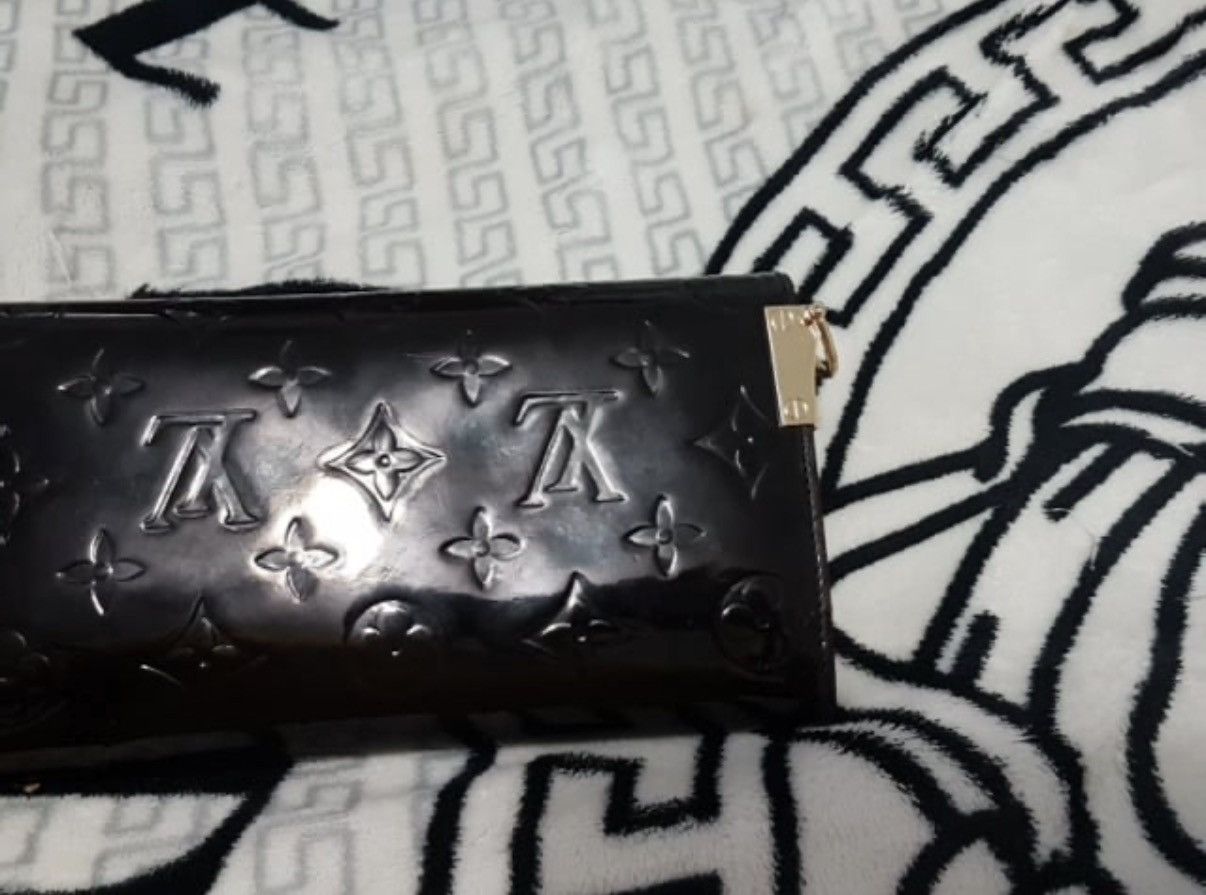 Louis Vuitton Louis Vuitton Vernise Leather Sarah Wallet Chain Crossbody Size ONE SIZE - 3 Thumbnail