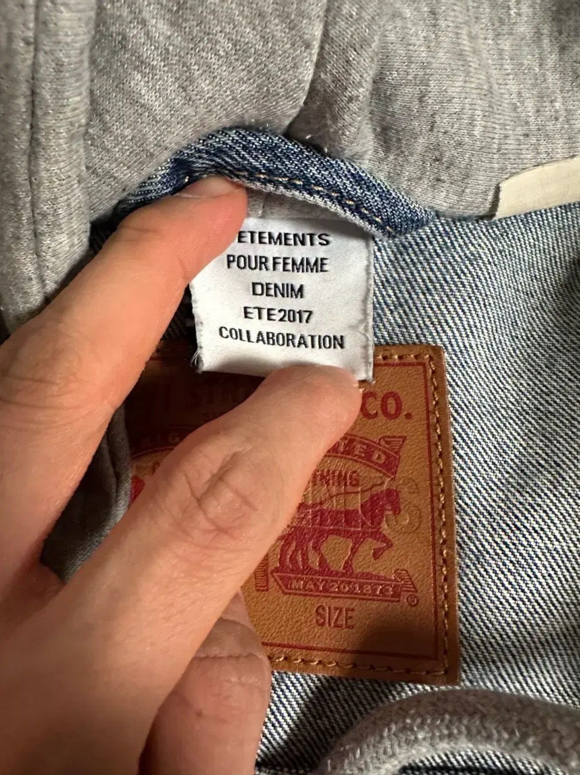 Vetements Vetements X Levi's Denim Hoodie Jacket Size US S / EU 44-46 / 1 - 5 Thumbnail