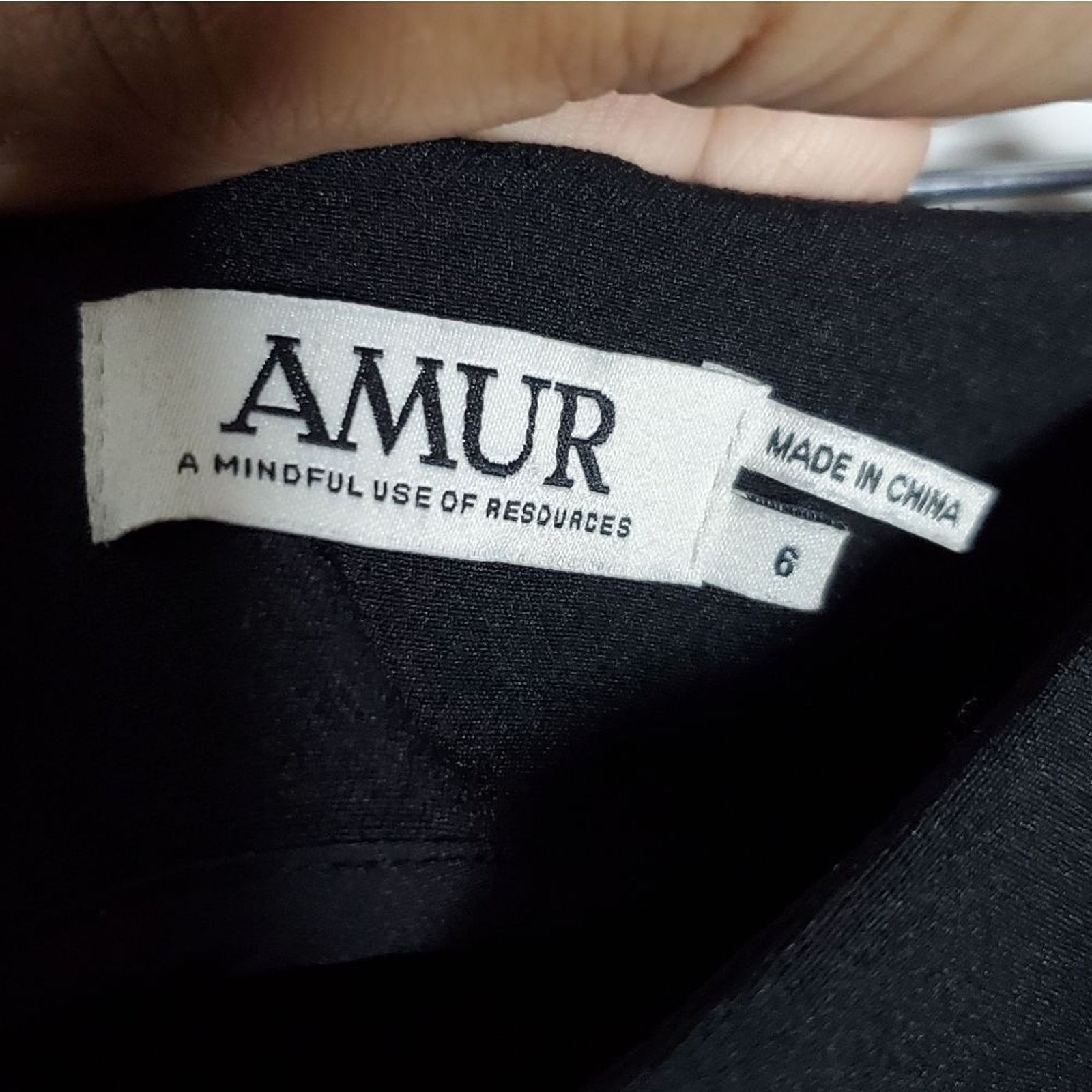 Amur AMUR Black Bowie Jumbo Bow Twist Front Dress Shorts Size 6 Size 28" / US 6 / IT 42 - 4 Thumbnail
