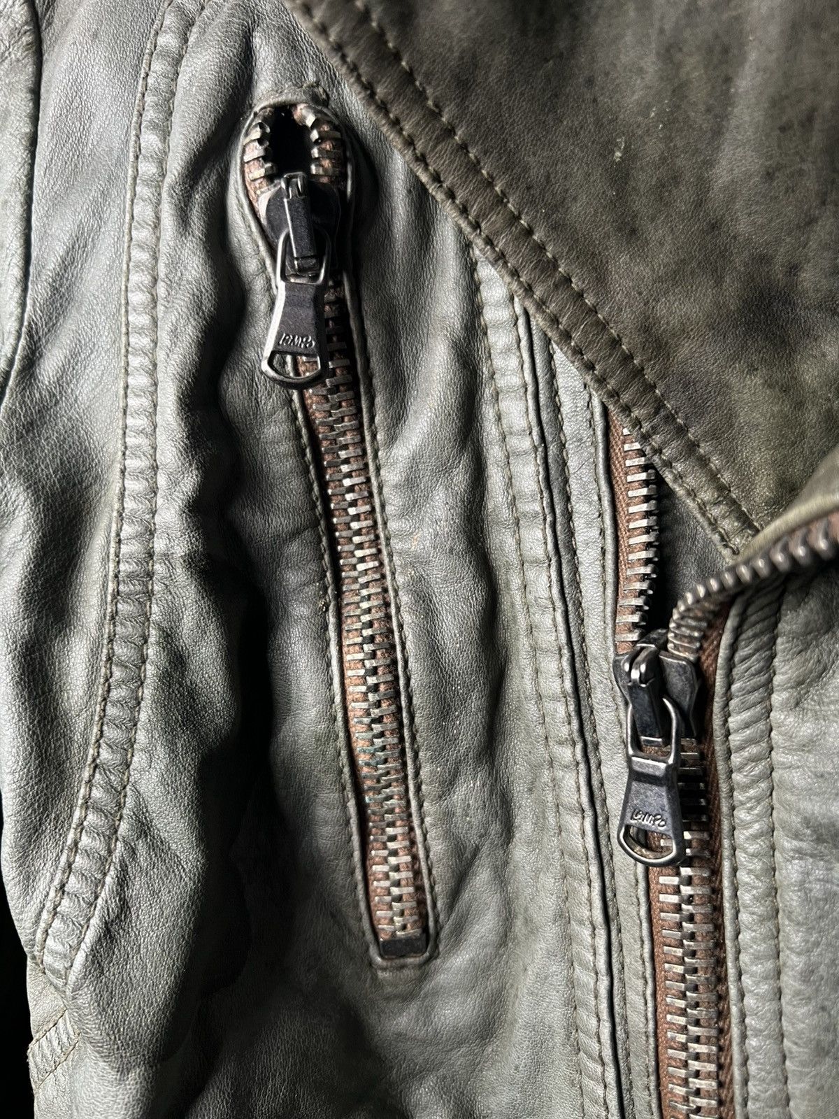 Marc Jacobs Vintage Marc Jacobs Trashed Dirty Leather Biker Jacket Size US S / EU 44-46 / 1 - 7 Thumbnail