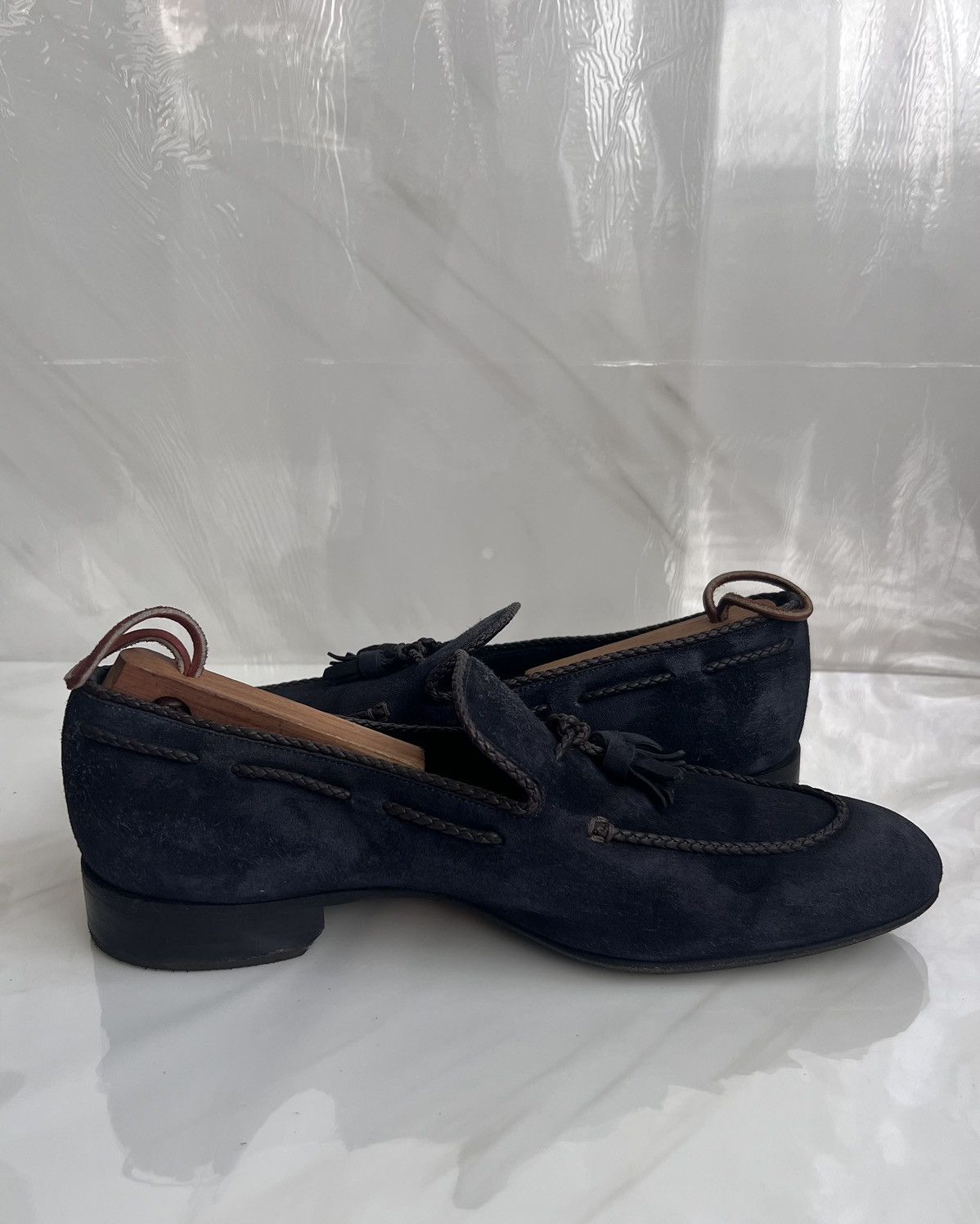 Louis Vuitton Louis Vuitton Men’s Tassel Blue Suede loafers Size US 7 / EU 40 - 6 Thumbnail