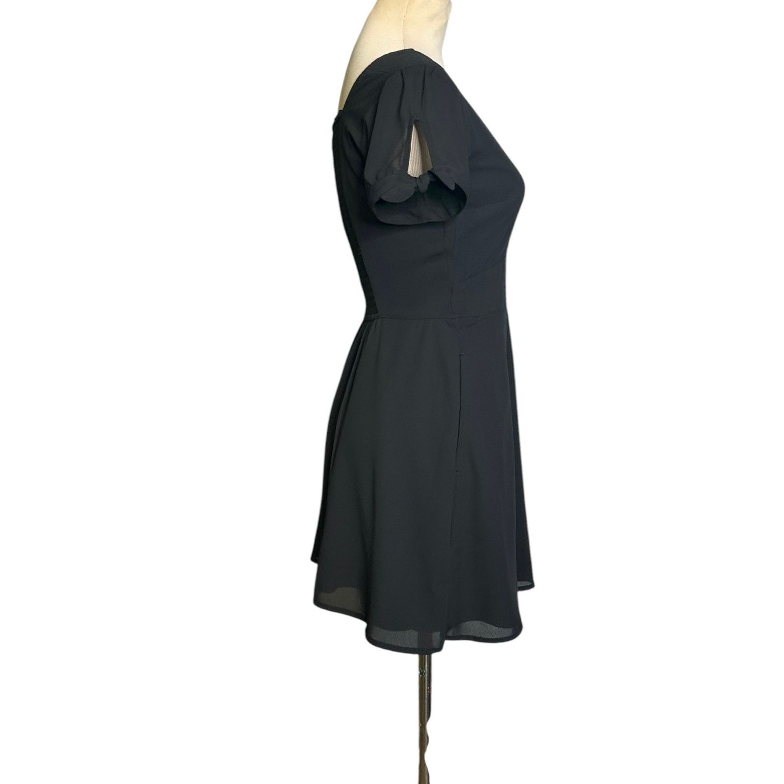 Abercrombie & Fitch Abercrombie & Fitch black A line mini skirt size XXS Size XXS / US 00 / IT 34 - 12 Thumbnail