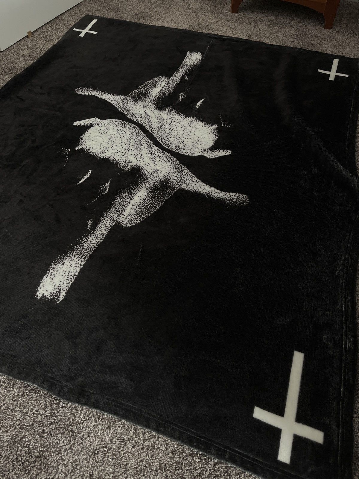 Playboi Carti Whole Lotta Red WLR Middle Finger Blanket Size ONE SIZE - 2 Thumbnail