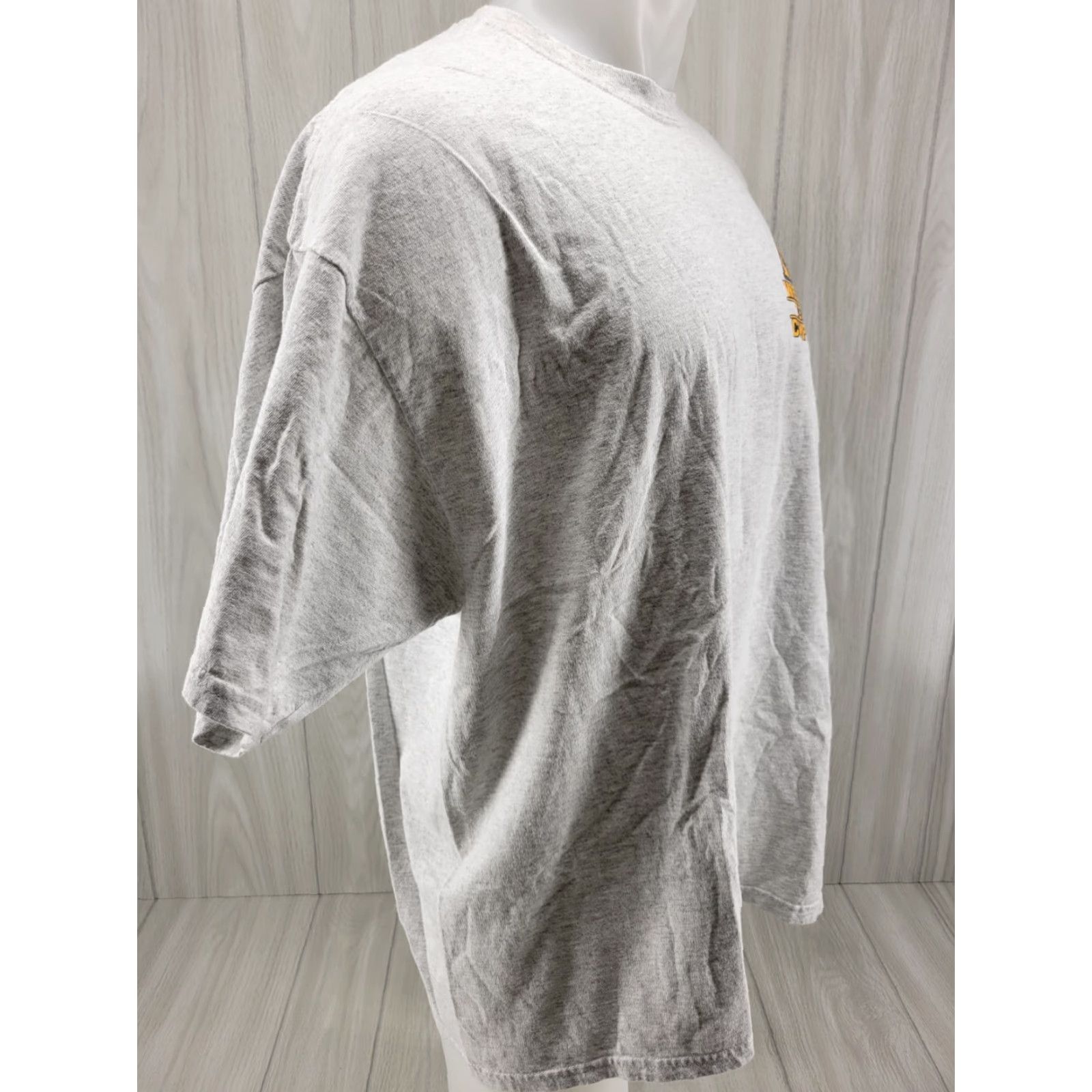 Gildan Whisper Tech Company Mens Shirt 2XL Gray T-Shirt Shirt 2XL Mens Gray Graphic Print Vintage No Size US XXL / EU 58 / 5 - 4 Thumbnail