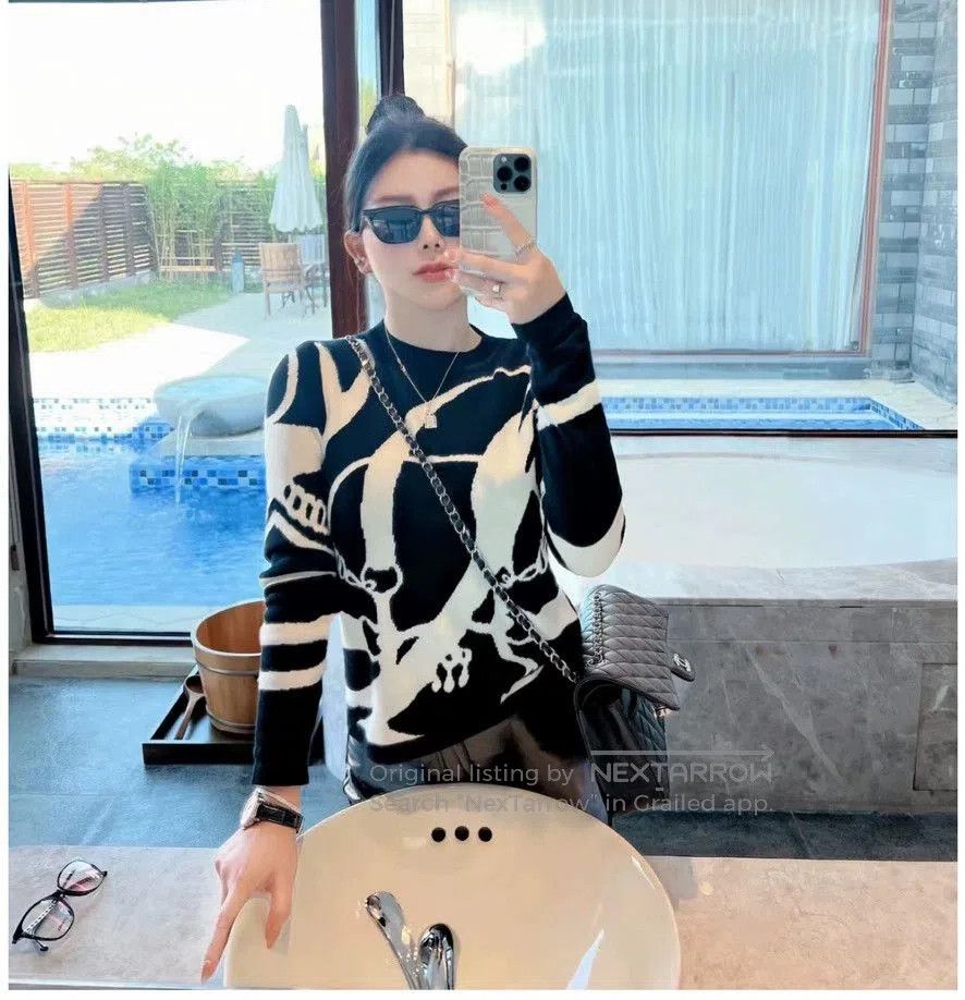 Hermes Hermès Women's Black Cashmere Sweater. Size US M / EU 48-50 / 2 - 3 Thumbnail