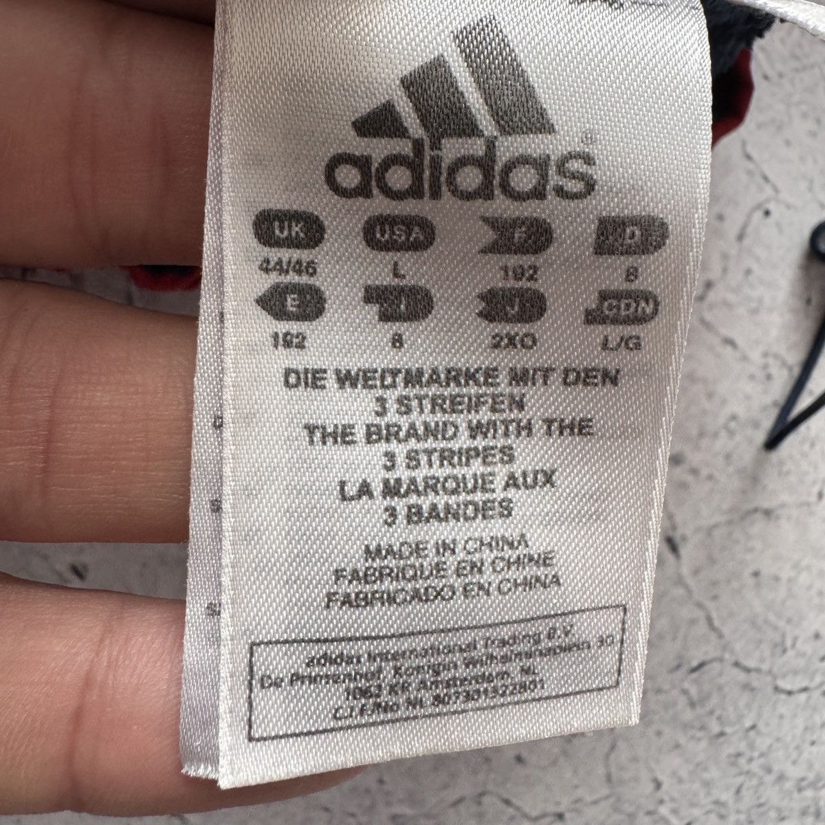 Adidas Vintage Adidas Fc Bayern Munchen Reversible Jacket Soccer Size US L / EU 52-54 / 3 - 3 Thumbnail