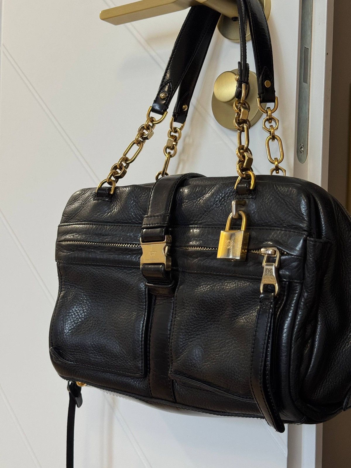 Loewe Luxury Vintage 2002 Handle Bag Loewe Amazon Leather Bag Size ONE SIZE - 2 Thumbnail