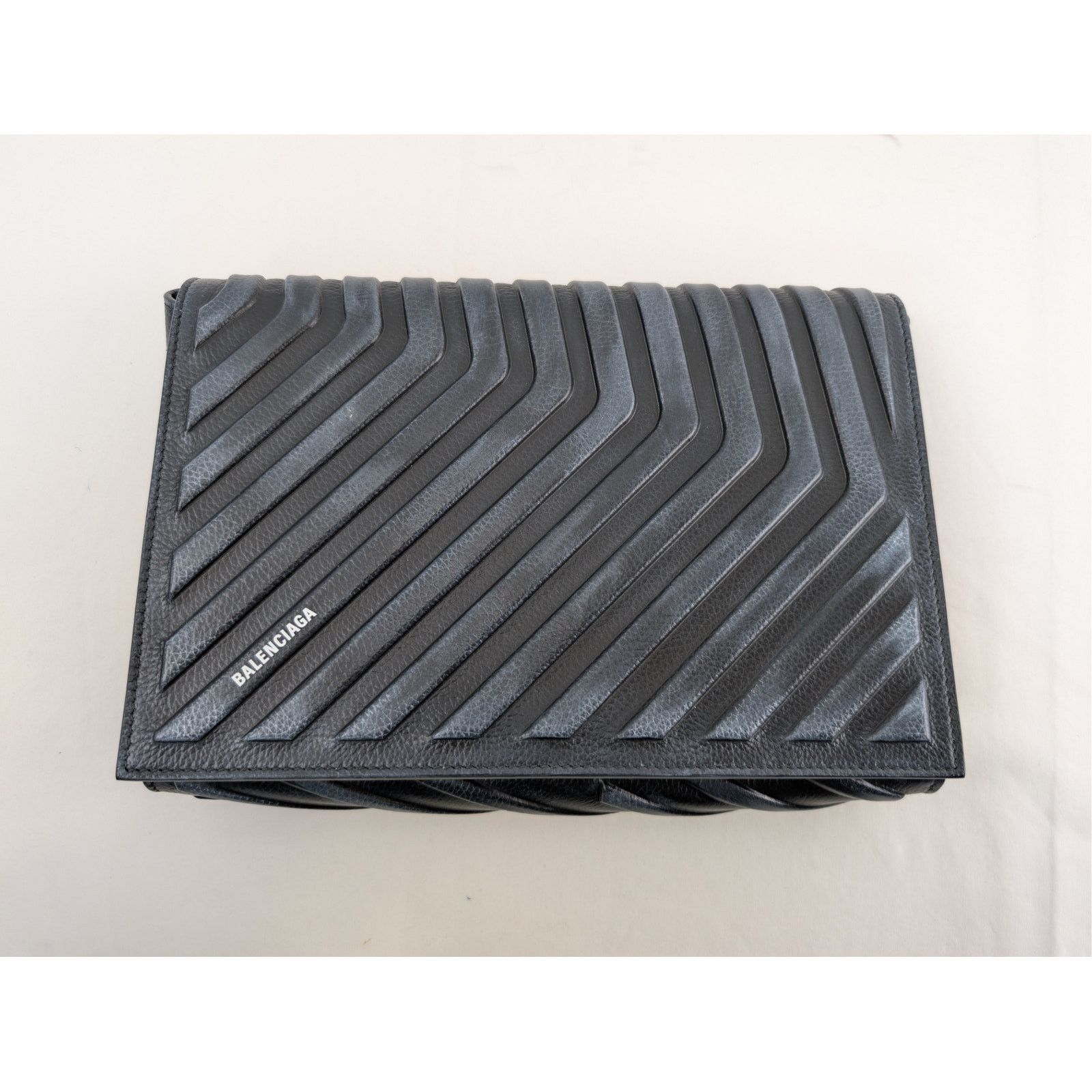 Balenciaga o1rshd1 Size: OS / Car Flap Bag with Strap Black/ White Dirt Size ONE SIZE - 2 Thumbnail