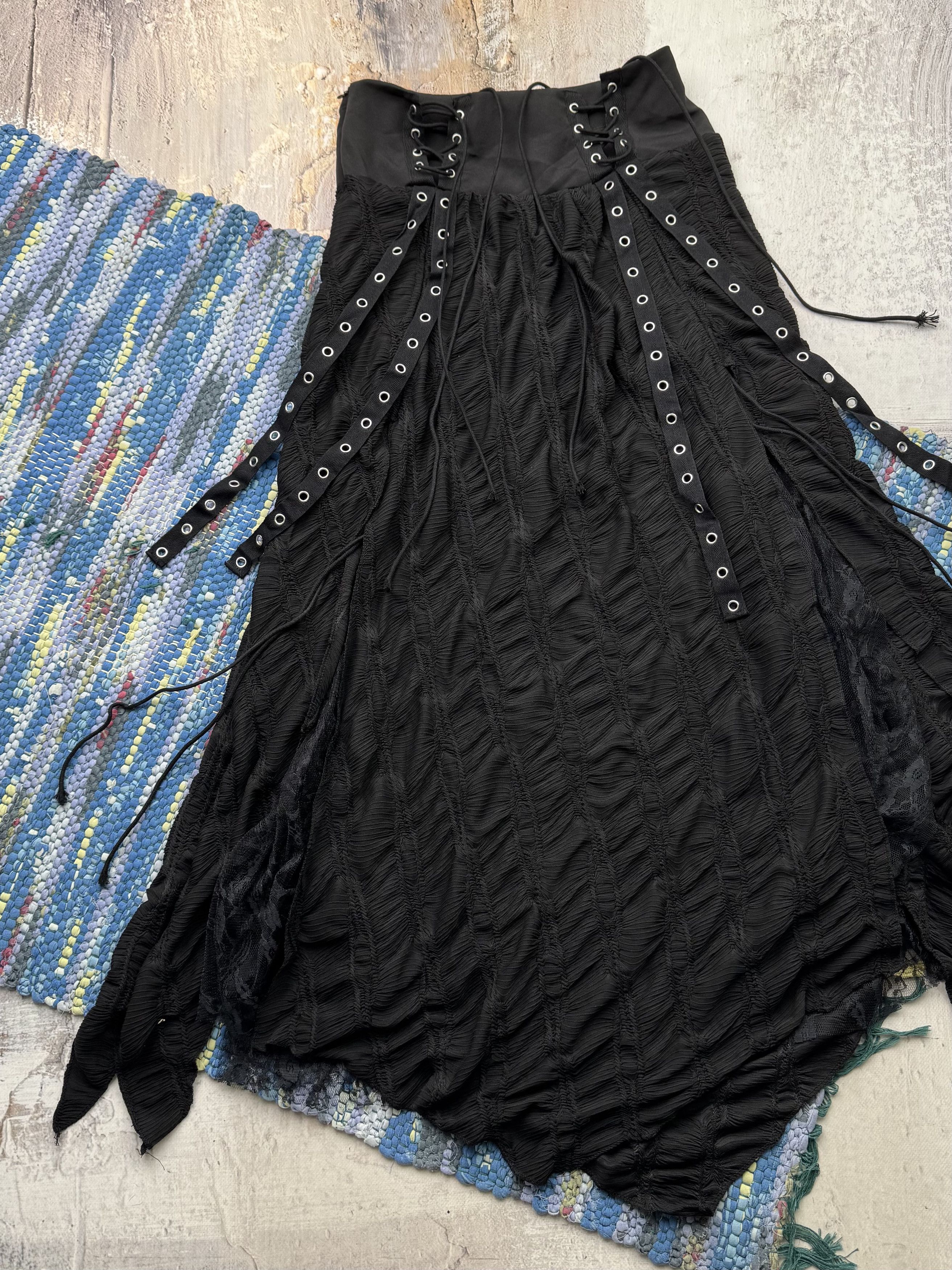 Vintage Vintage Goth Flare Skirt With Bondage A671(211)D15 Size 27" / US 4 / IT 40 - 2 Thumbnail