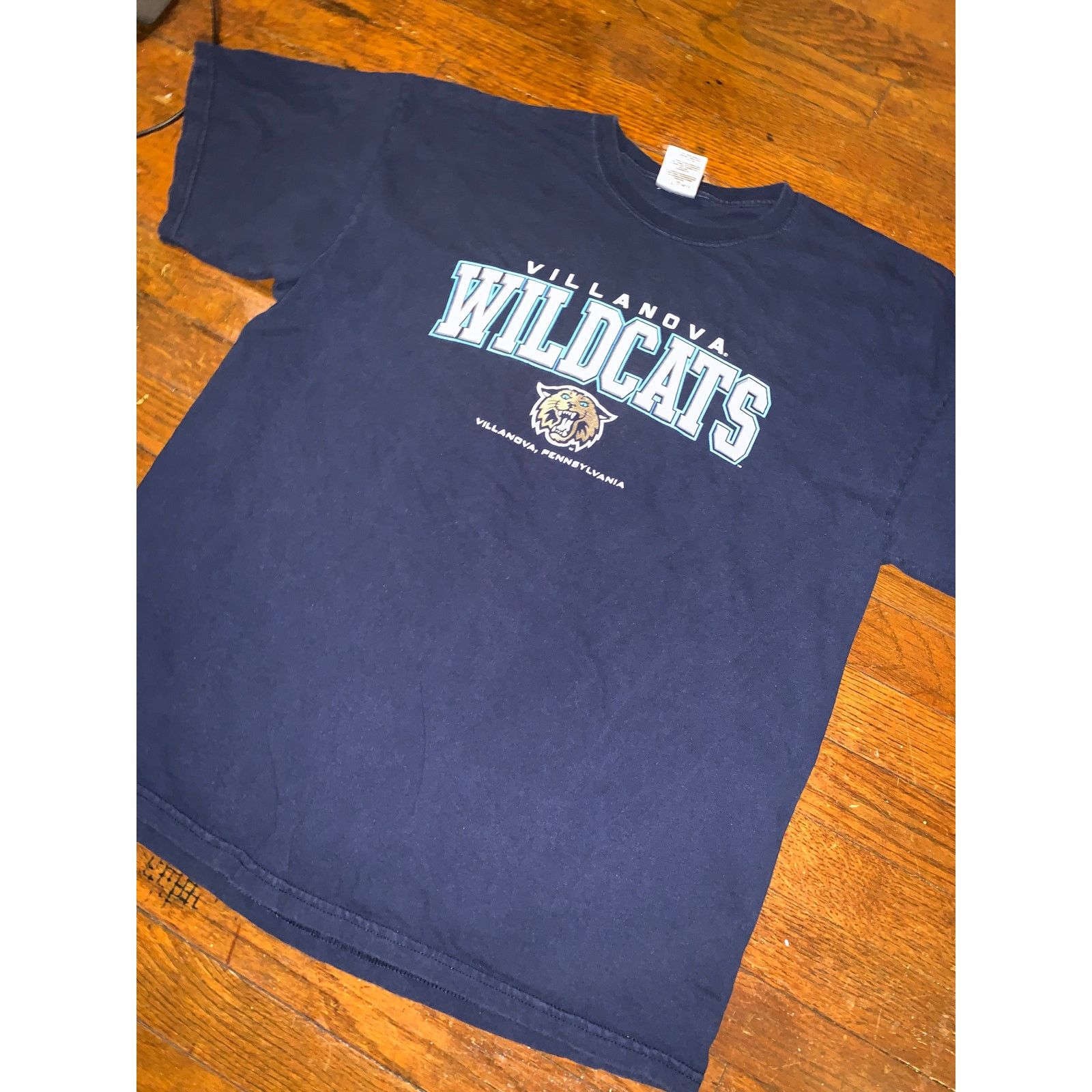 NCAA × Other × Vintage Vintage Villanova Wildcats NCAA Graphic T Shirt XL Navy OVB Size US XL / EU 56 / 4 - 4 Thumbnail