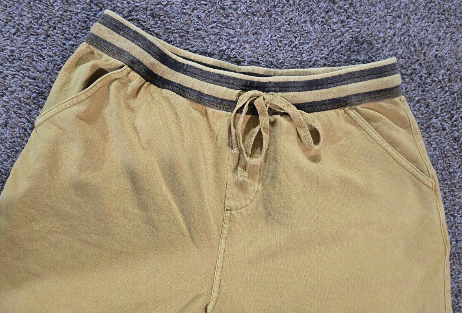 Designer Carbon 2 Cobalt Gold Shorts Size Medium Size US 32 / EU 48 - 2 Thumbnail