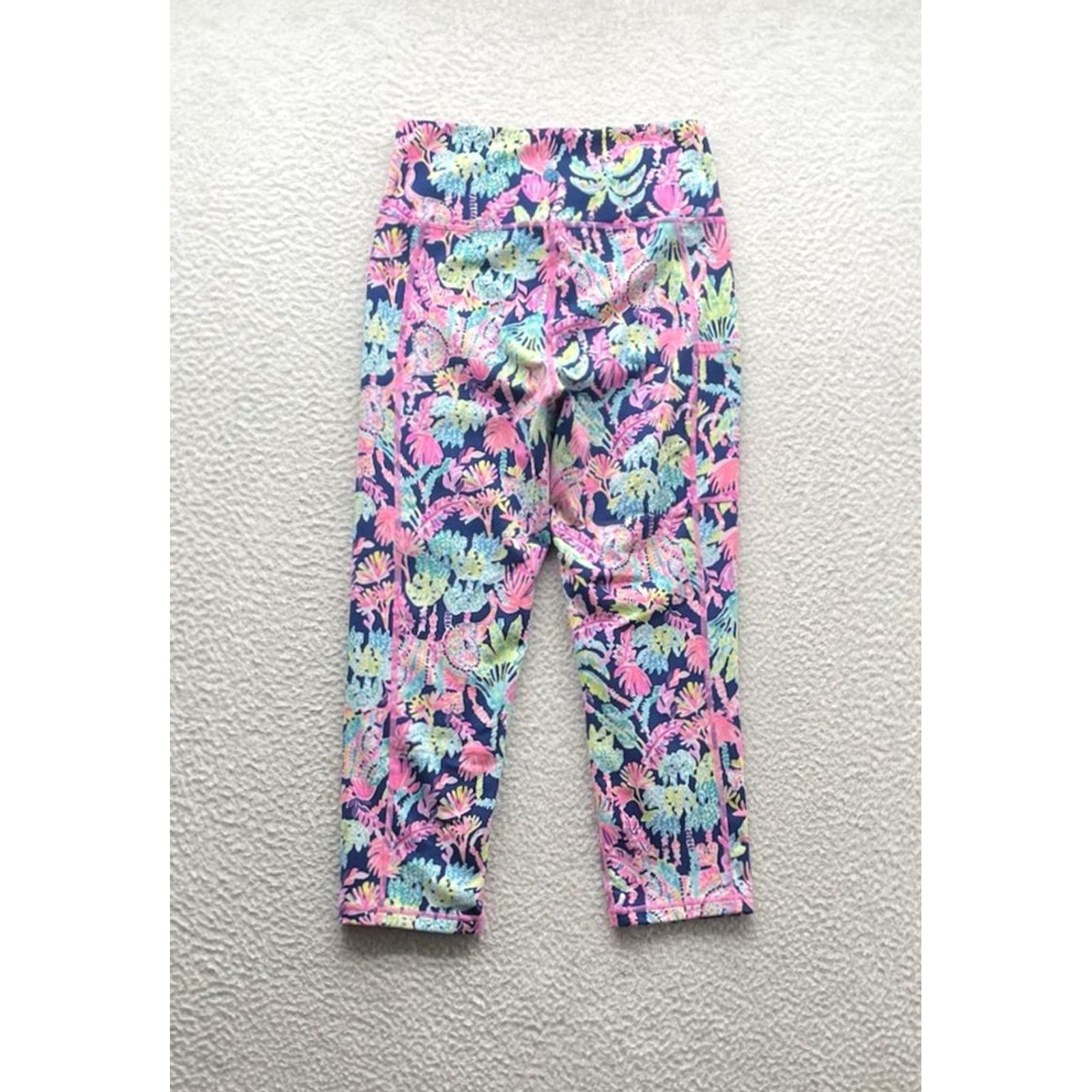 Lilly Pulitzer Lilly Pulitzer Leggings Womens Small 21" Luxletic Weekender Cropped Multicolor Floral Athletic Skinny 21 in Inseam Womens Size 28" / US 6 / IT 42 - 5 Thumbnail