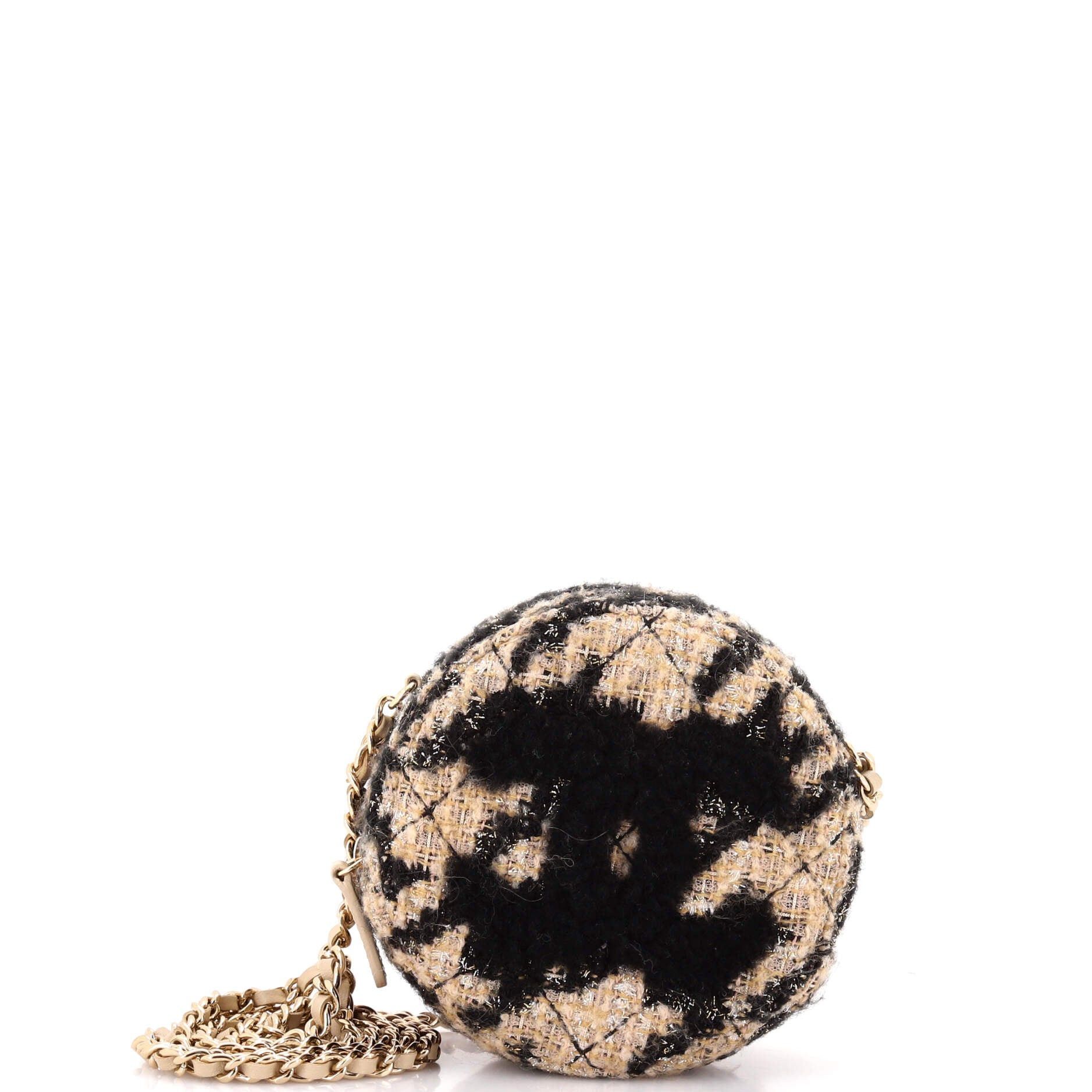 Chanel Round Clutch with Chain and Coin Purse Size ONE SIZE - 1 Thumbnail