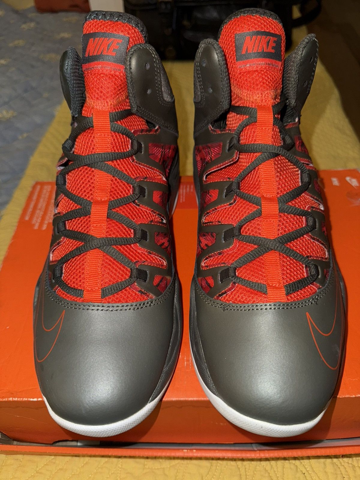 Nike Nike Air Max Stutter Step Grey/Orange size 9 VNDS! Size US 9 / EU 42 - 9 Thumbnail