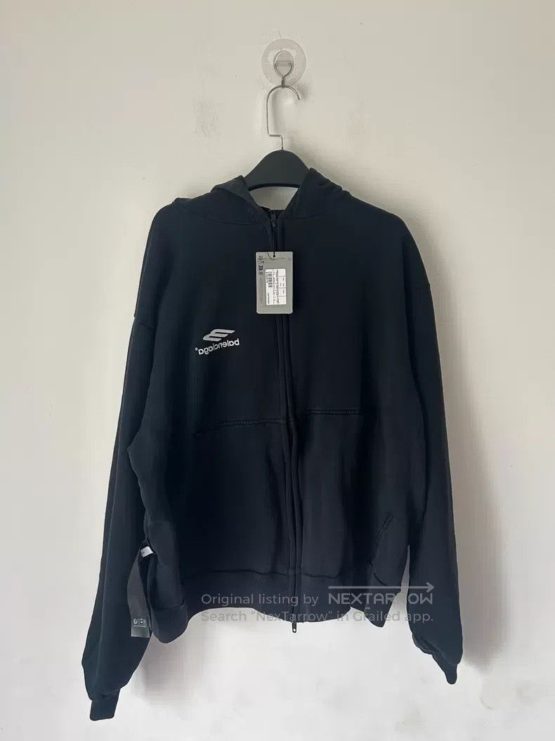 Balenciaga Balenciaga Backwards embroidery logo long sleeve hoodie Size US S / EU 44-46 / 1 - 3 Thumbnail