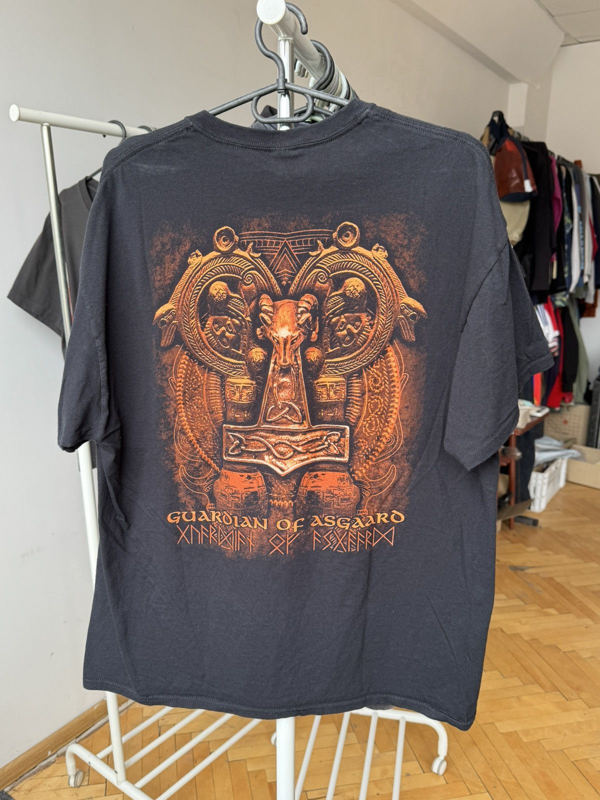 Band Tees Vintage Amon Amarth Guardian Of Asgaard Metal Band T-Shirt Size US XL / EU 56 / 4 - 2 Thumbnail
