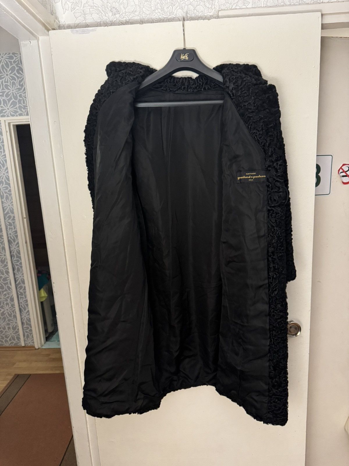 Other Vintage long granlund & paulsen persian lamb fur coat Size M / US 6-8 / IT 42-44 - 4 Thumbnail