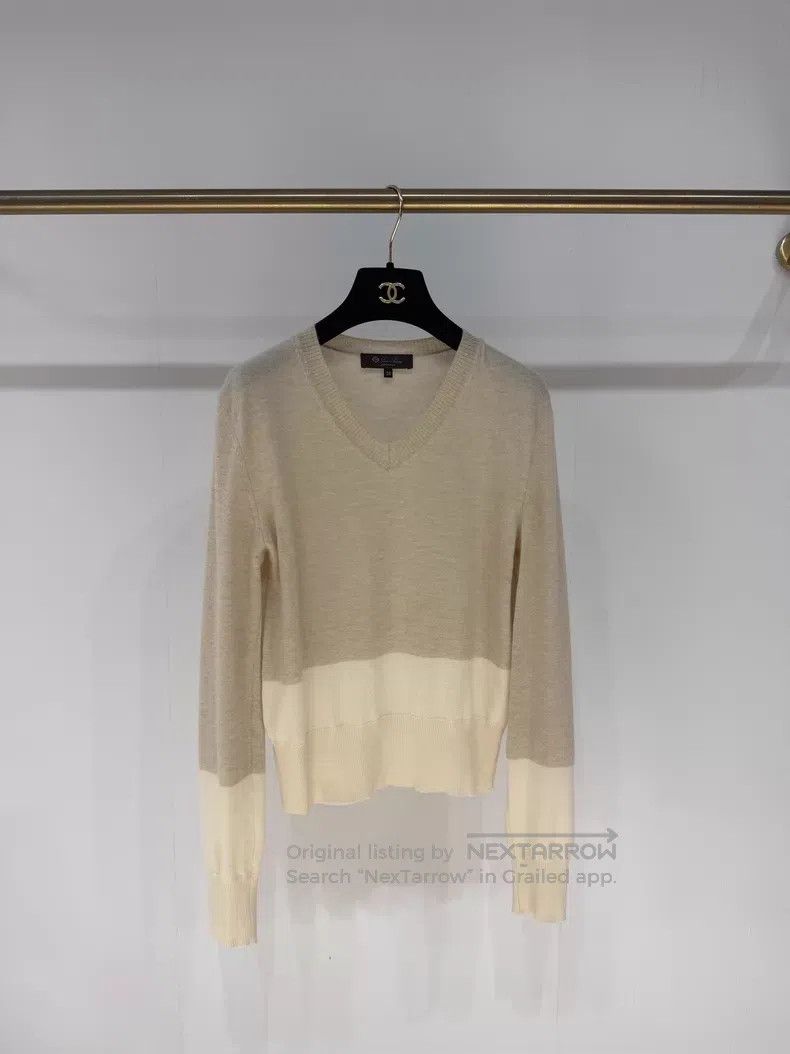 Loro Piana Loro Piana Oatmeal V-neck color block cashmere knit sweate Size XS / US 0-2 / IT 36-38 - 1 Thumbnail