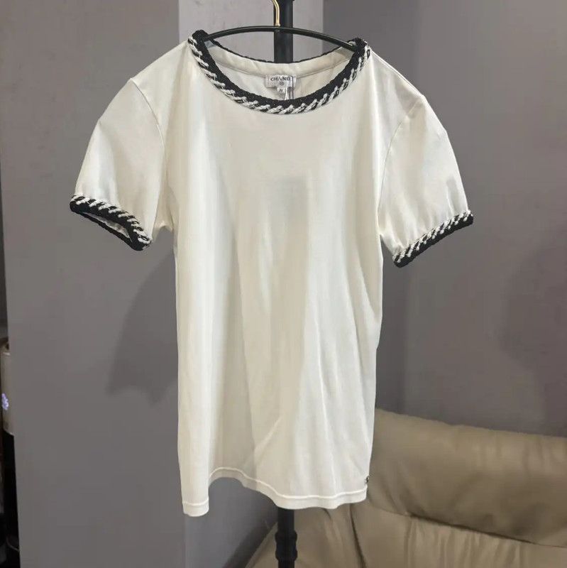 Chanel Chanel White Cotton T-Shirt with Black Trim 0089 Size M / US 6-8 / IT 42-44 - 1 Thumbnail