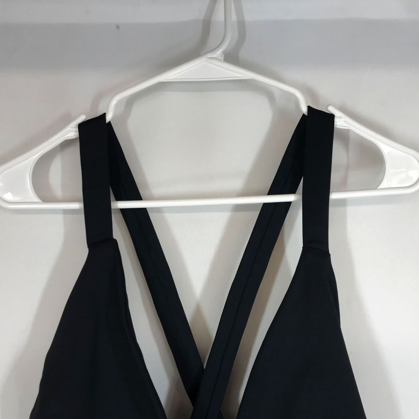 Good American GOOD AMERICAN Womens 5 Black KNIT DEEP V WIRELESS SWIM BIKINI TOP Size S / US 4 / IT 40 - 2 Thumbnail