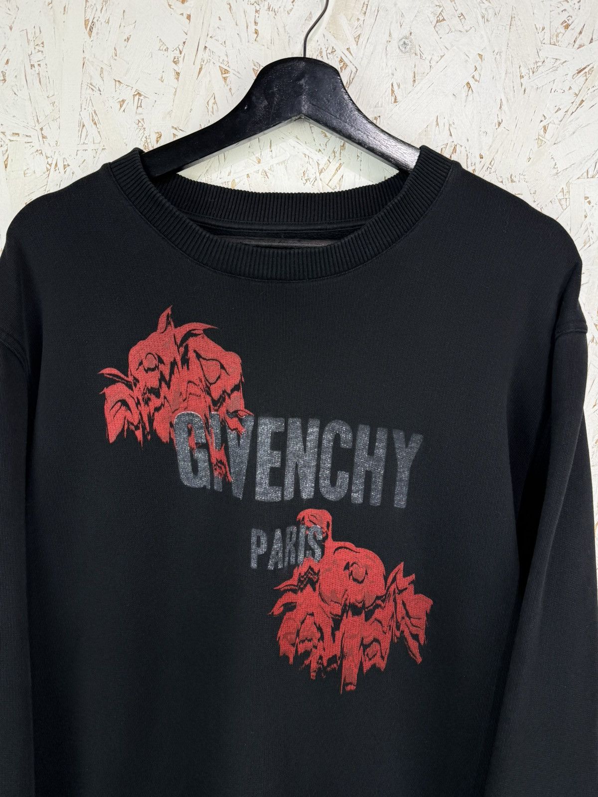 Givenchy Givenchy Inscription Logo And Roses Sweatshirt Black XL Size US XL / EU 56 / 4 - 2 Thumbnail