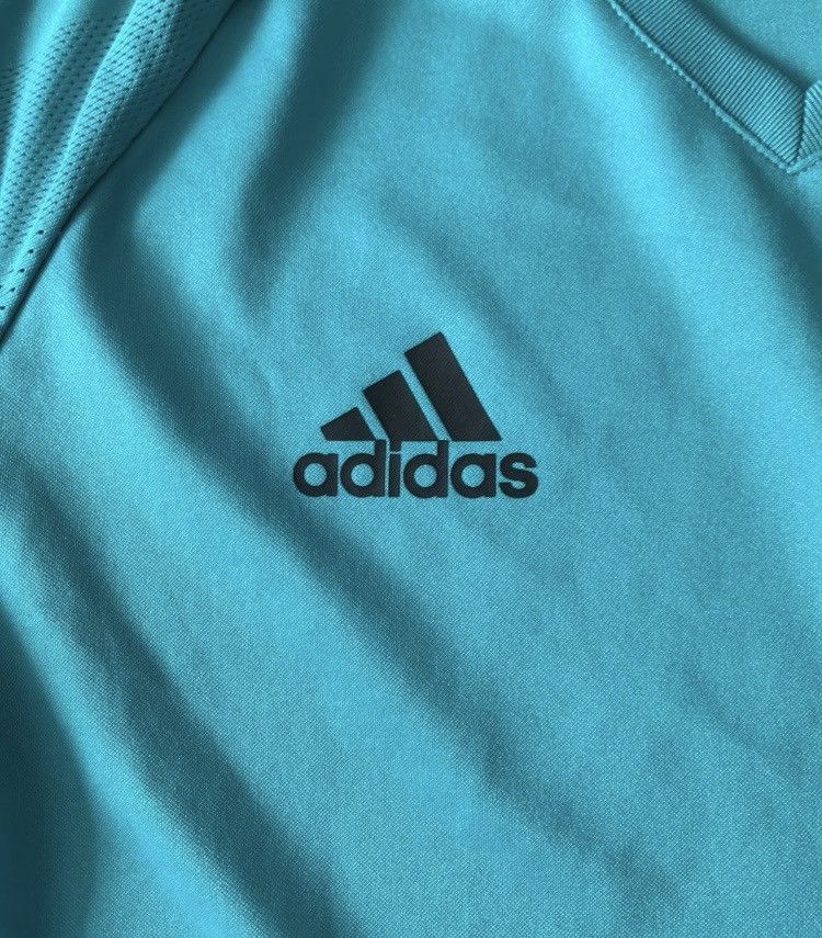 Adidas Jersey training real madrid Size US M / EU 48-50 / 2 - 3 Thumbnail