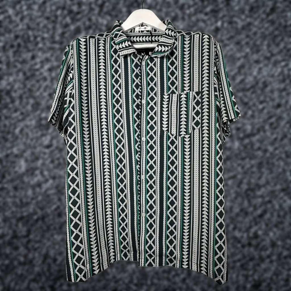 Vintage Charmkp R Men's Button-Up Shirt Boho Tribal Green Size Large NWT Short Sleeve Collar Button-Down Polyester Shirt Mens Size US L / EU 52-54 / 3 - 1 Thumbnail